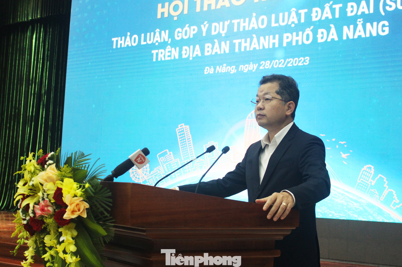 Theo Bí thư Thành ủy Đà Nẵng Nguyễn Văn Quảng, liên quan đến Kết luận 2852 về quá trình thực hiện Luật Đất đai từ năm 2003 đến năm 2010, địa phương có trên 1.300 dự án vướng mắc liên quan đến nội dung này.