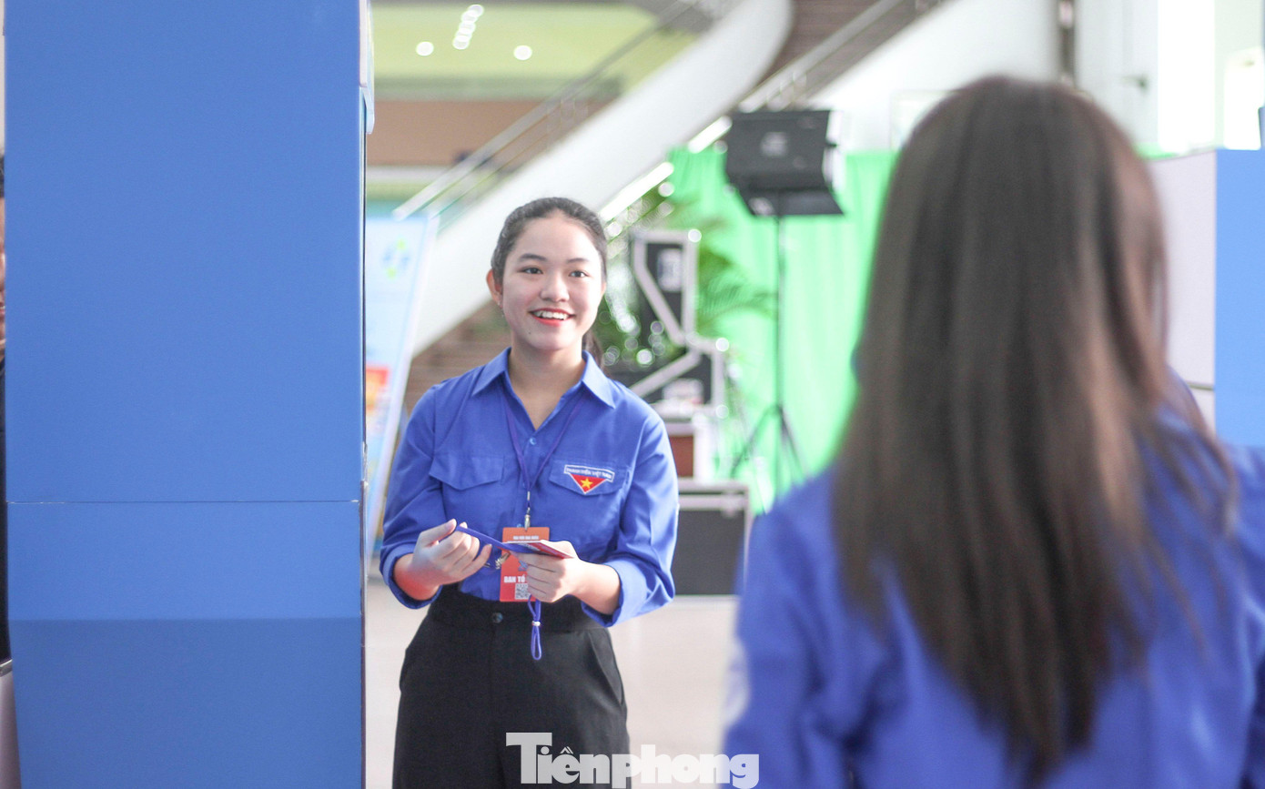 Công tác Đoàn và phong trào thanh thiếu nhi tỉnh Khánh Hòa nhiệm kỳ 2017-2022 từng bước phát triển về chiều sâu. Trong đó, công tác tuyên truyền, giáo dục của cấp bộ Đoàn được xác định là nhiệm vụ trọng tâm, chú trọng đổi mới về nội dung và hình thức, ứng dụng hiệu quả công nghệ thông tin vào tuyên truyền sâu và rộng trong cấp bộ Đoàn và nhân dân. Công tác Đoàn và phong trào thanh thiếu nhi tỉnh Khánh Hòa nhiệm kỳ 2017-2022 từng bước phát triển về chiều sâu. Trong đó, công tác tuyên truyền, giáo dục của cấp bộ Đoàn được xác định là nhiệm vụ trọng tâm, chú trọng đổi mới về nội dung và hình thức, ứng dụng hiệu quả công nghệ thông tin vào tuyên truyền sâu và rộng trong cấp bộ Đoàn và nhân dân.