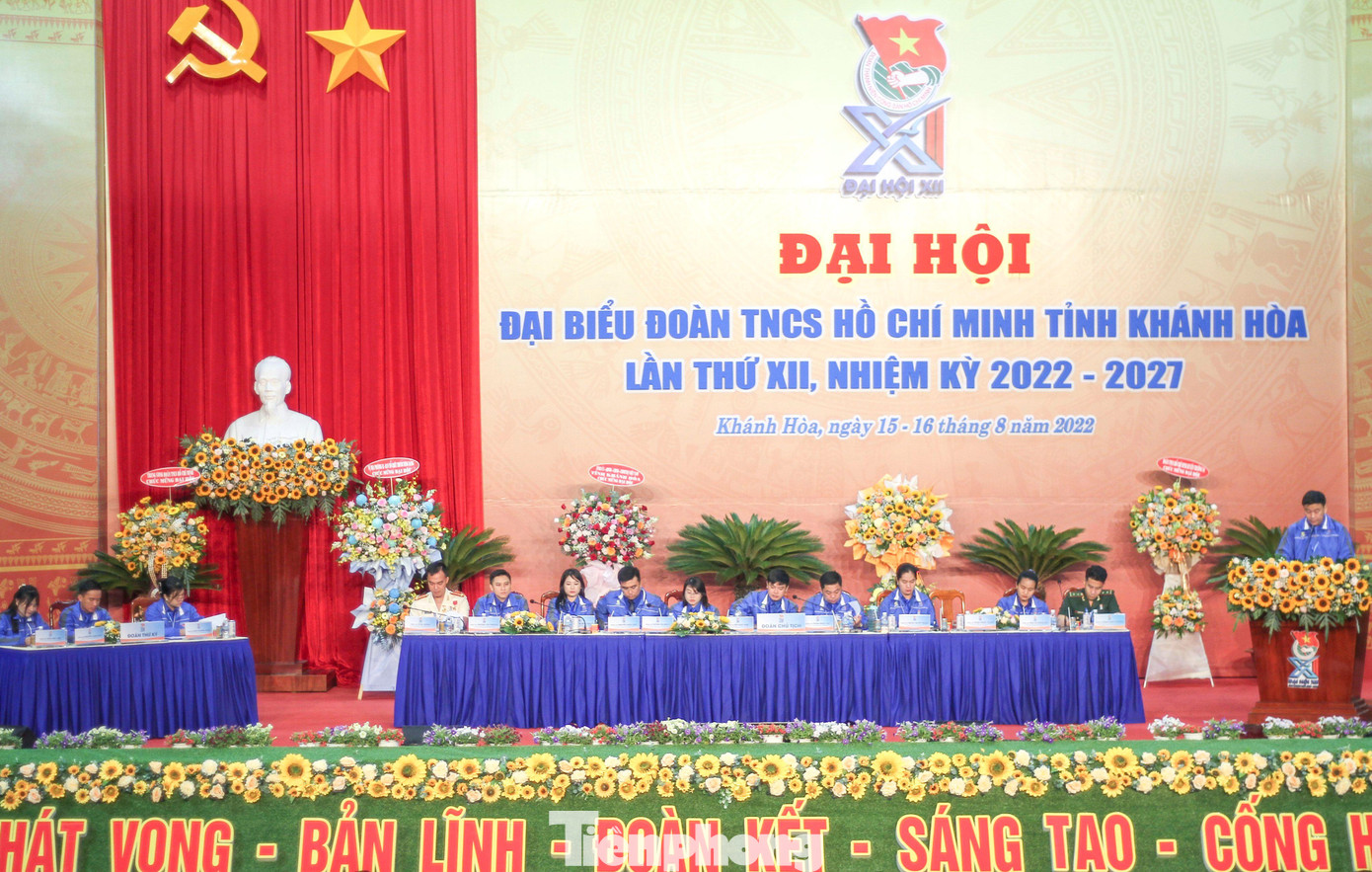 Tỉnh Đoàn Khánh Hòa cũng dự kiến thực hiện 12 đề án lớn, liên quan đến việc nâng cao năng lực, kỹ năng cho đoàn viên thanh niên, thúc đẩy đoàn viên thanh niên tham gia chuyển đổi số, tích cực hội nhập quốc tế... Tỉnh Đoàn Khánh Hòa cũng dự kiến thực hiện 12 đề án lớn, liên quan đến việc nâng cao năng lực, kỹ năng cho đoàn viên thanh niên, thúc đẩy đoàn viên thanh niên tham gia chuyển đổi số, tích cực hội nhập quốc tế...