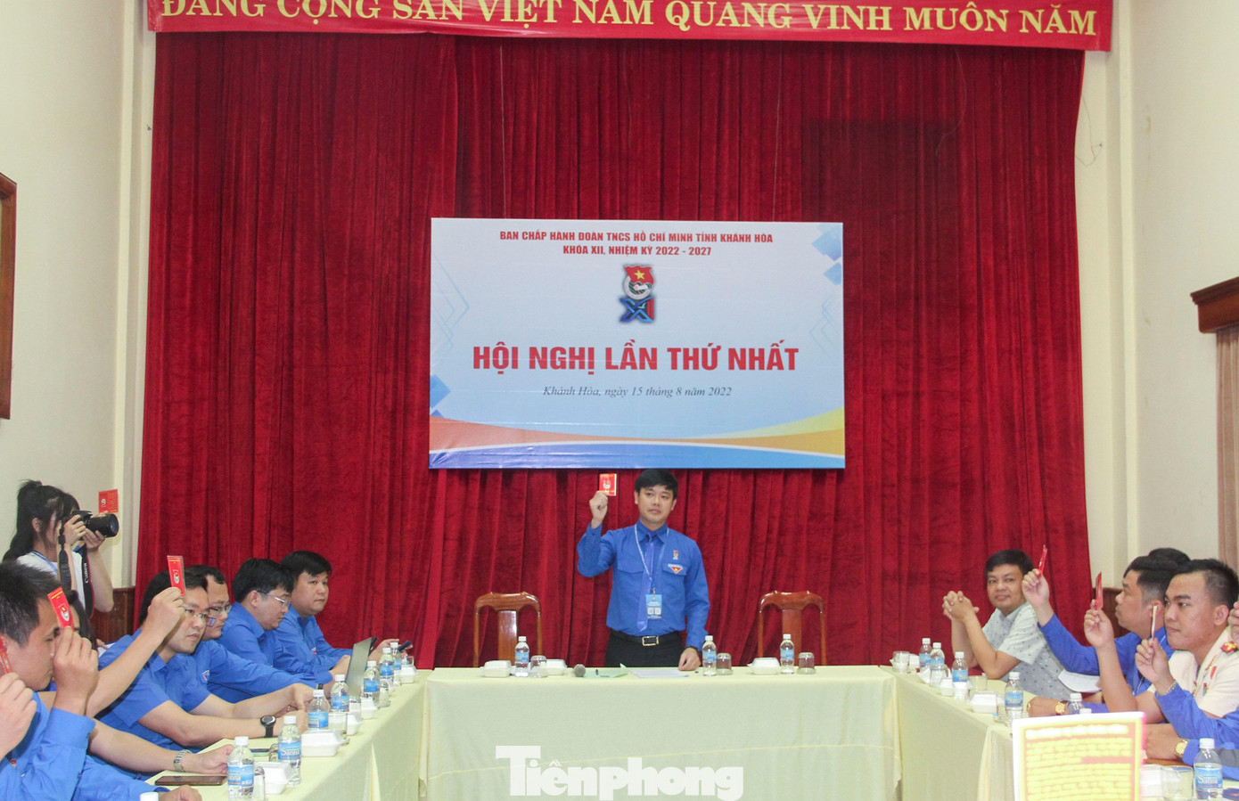 Tối 15/8, Hội nghị Ban Chấp hành Tỉnh Đoàn Khánh Hòa khóa XII, nhiệm kỳ 2022 - 2027 lần thứ nhất được triệu tập. Anh Bùi Hoài Nam - Ủy viên Ban Chấp hành Tỉnh Đoàn khóa XII, Bí thư Tỉnh Đoàn Khánh Hòa khóa XI chủ trì hội nghị.