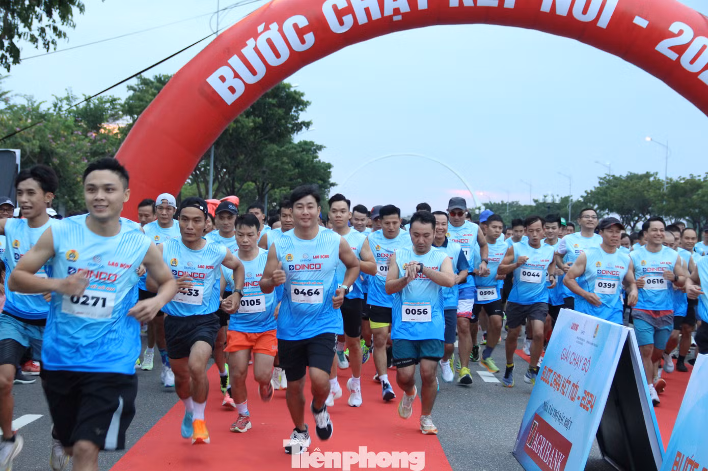 Tham gia giải, các vận động viên nam tranh tài ở cự ly 10km Tham gia giải, các vận động viên nam tranh tài ở cự ly 10km
