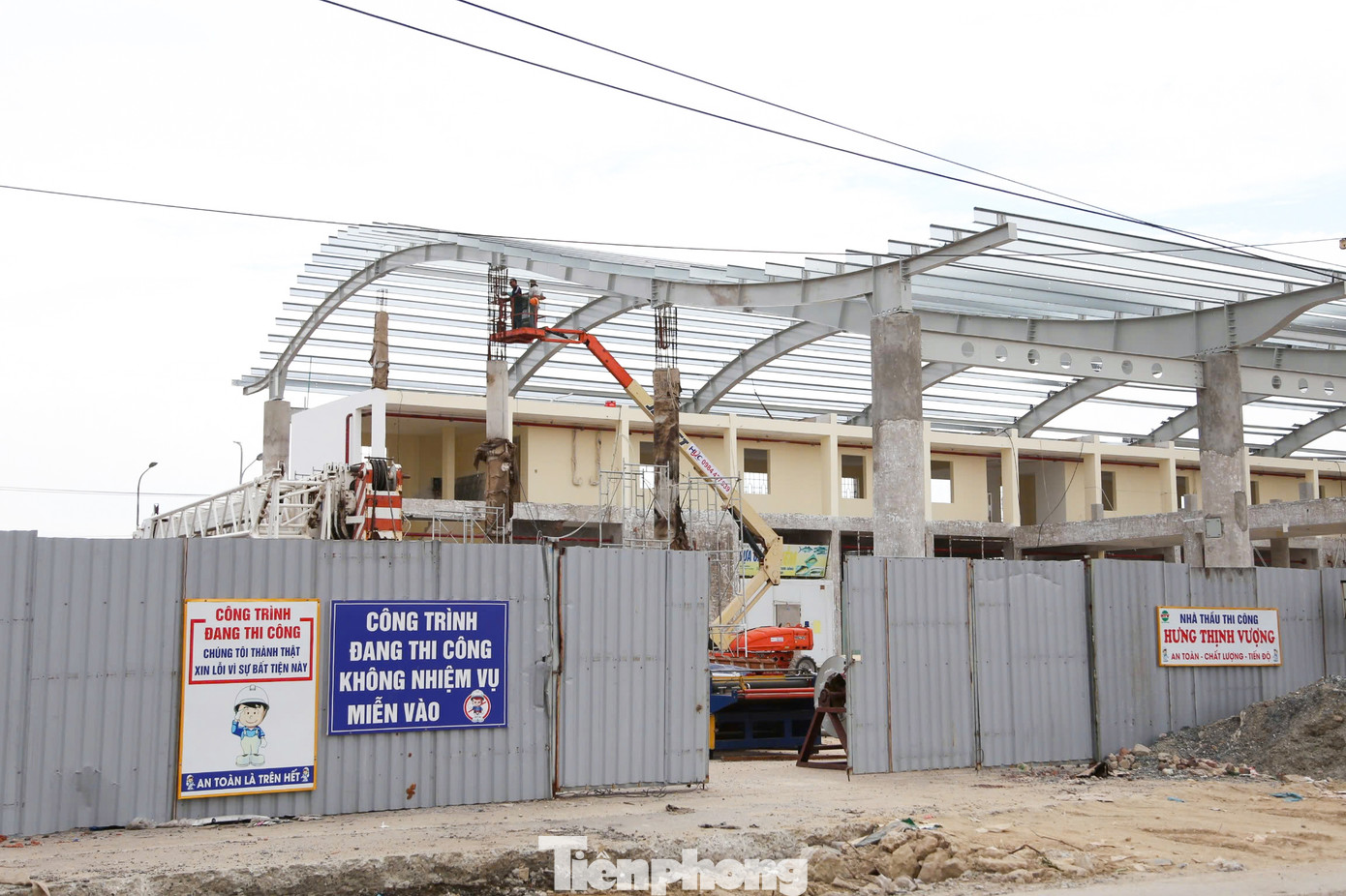 Chợ đầu mối thủy sản Thọ Quang cũng đang được đầu tư xây dựng mới với quy mô 3 tầng, đảm bảo các hoạt động kinh doanh, buôn bán diễn ra thuận lợi. Đây cũng là một trong 11 chợ được lựa chọn triển khai chợ điểm du lịch trên địa bàn Đà Nẵng đến năm 2030. Chợ đầu mối thủy sản Thọ Quang cũng đang được đầu tư xây dựng mới với quy mô 3 tầng, đảm bảo các hoạt động kinh doanh, buôn bán diễn ra thuận lợi. Đây cũng là một trong 11 chợ được lựa chọn triển khai chợ điểm du lịch trên địa bàn Đà Nẵng đến năm 2030.