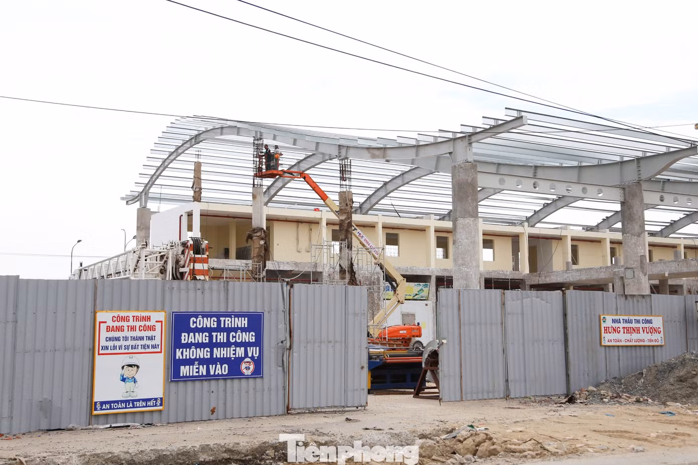 Chợ đầu mối thủy sản Thọ Quang cũng đang được đầu tư xây dựng mới với quy mô 3 tầng, đảm bảo các hoạt động kinh doanh, buôn bán diễn ra thuận lợi. Đây cũng là một trong 11 chợ được lựa chọn triển khai chợ điểm du lịch trên địa bàn Đà Nẵng đến năm 2030. Chợ đầu mối thủy sản Thọ Quang cũng đang được đầu tư xây dựng mới với quy mô 3 tầng, đảm bảo các hoạt động kinh doanh, buôn bán diễn ra thuận lợi. Đây cũng là một trong 11 chợ được lựa chọn triển khai chợ điểm du lịch trên địa bàn Đà Nẵng đến năm 2030.