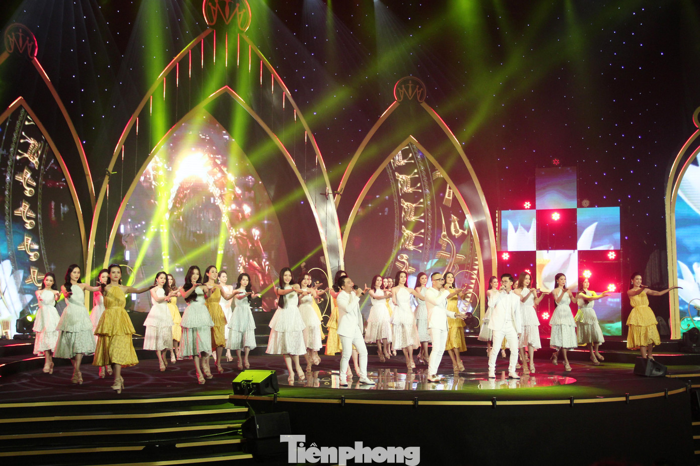 Tối 5/3, Chung kết Cuộc thi Hoa hậu Du lịch Đà Nẵng năm 2022 diễn ra với sự tranh tài của 29 thí sinh để tìm ra gương mặt đại diện quảng bá hình ảnh, sản phẩm du lịch địa phương trong nhiệm kỳ.