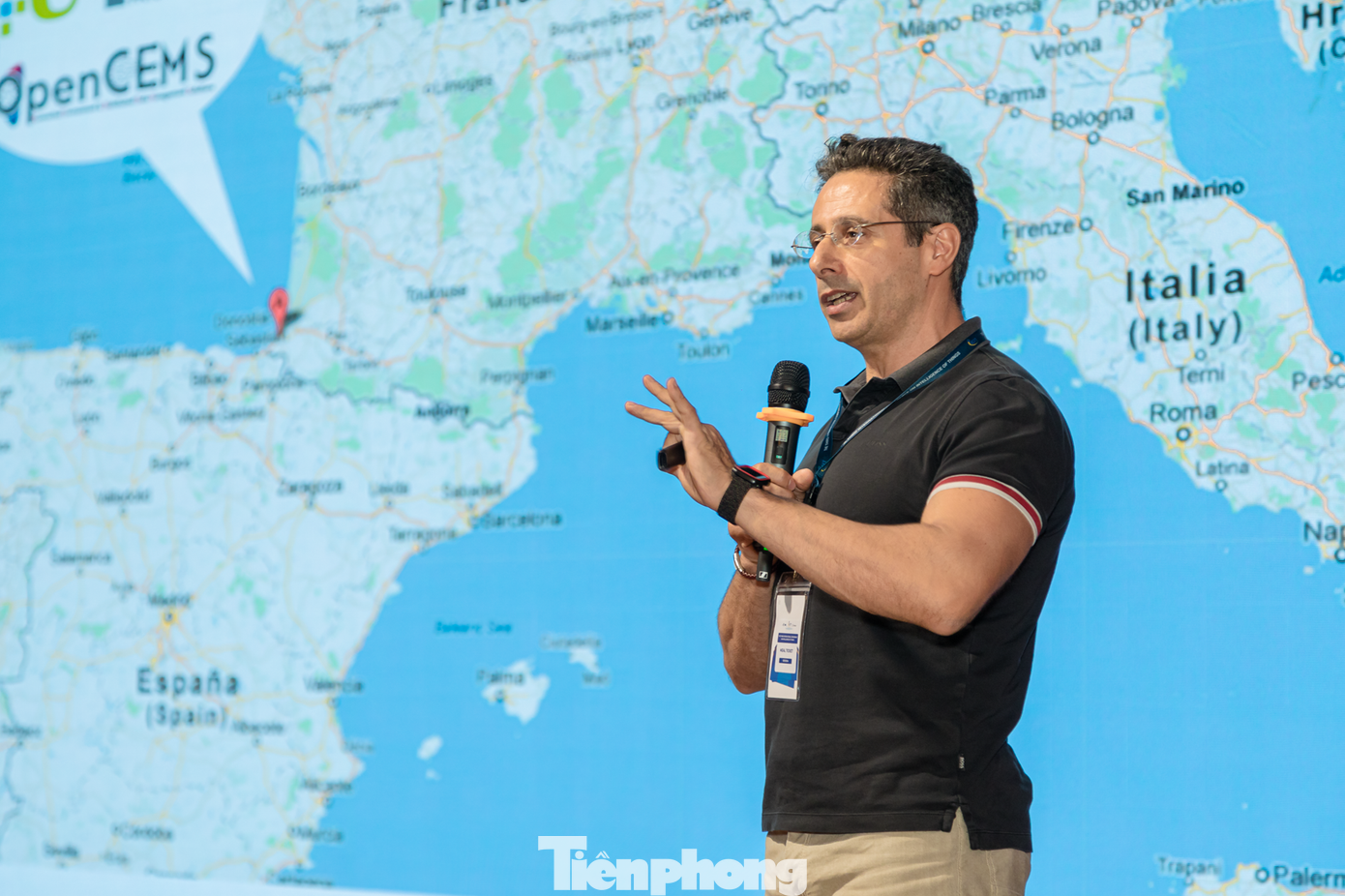 16 phiên thảo luận sẽ cập nhật, trao đổi về những xu hướng công nghệ mới mẻ nhất trong lĩnh vực AI và IoT 16 phiên thảo luận sẽ cập nhật, trao đổi về những xu hướng công nghệ mới mẻ nhất trong lĩnh vực AI và IoT