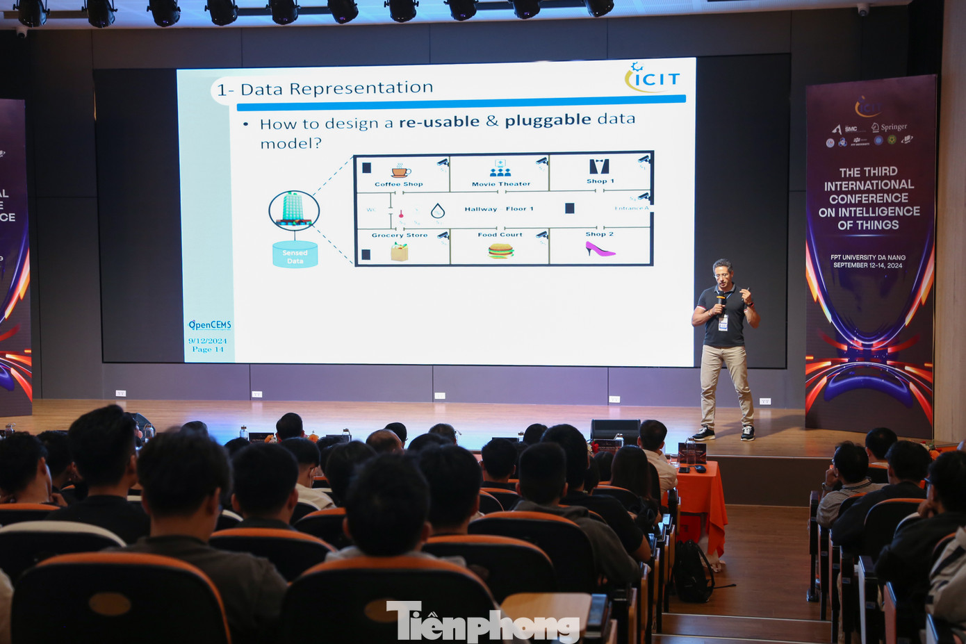 Các chuyên gia AI, IoT hàng đầu trong nước và quốc tế quy tụ về Đà Nẵng. Ảnh: Giang Thanh Các chuyên gia AI, IoT hàng đầu trong nước và quốc tế quy tụ về Đà Nẵng. Ảnh: Giang Thanh