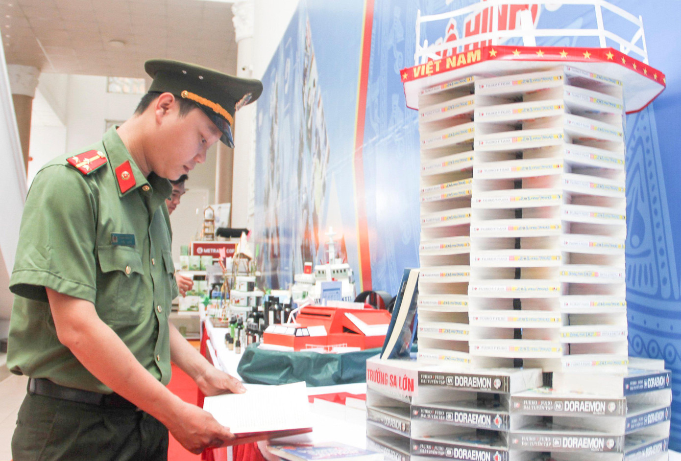 &quot;Tỉnh Đoàn sẽ thành lập, duy trì tổ hợp tác thanh niên, hợp tác xã thanh niên; câu lạc bộ thanh niên làm kinh tế; khuyến khích thanh niên phát triển các mô hình kinh tế thân thiện môi trường gắn với việc khai thác hợp lý, hiệu quả tài nguyên, ứng dụng công nghệ cao, hướng đến xây dựng nền kinh tế xanh, kinh tế tuần hoàn. Đồng thời, phối hợp với các tổ chức, cá nhân, doanh nghiệp hiện thực hóa, thương mại hóa các ý tưởng sáng tạo, đưa các sáng kiến, phát minh ứng dụng vào thực tế; xây dựng và duy trì hiệu quả hoạt động của Quỹ hỗ trợ thanh niên khởi nghiệp...&quot;, anh Nam nói.