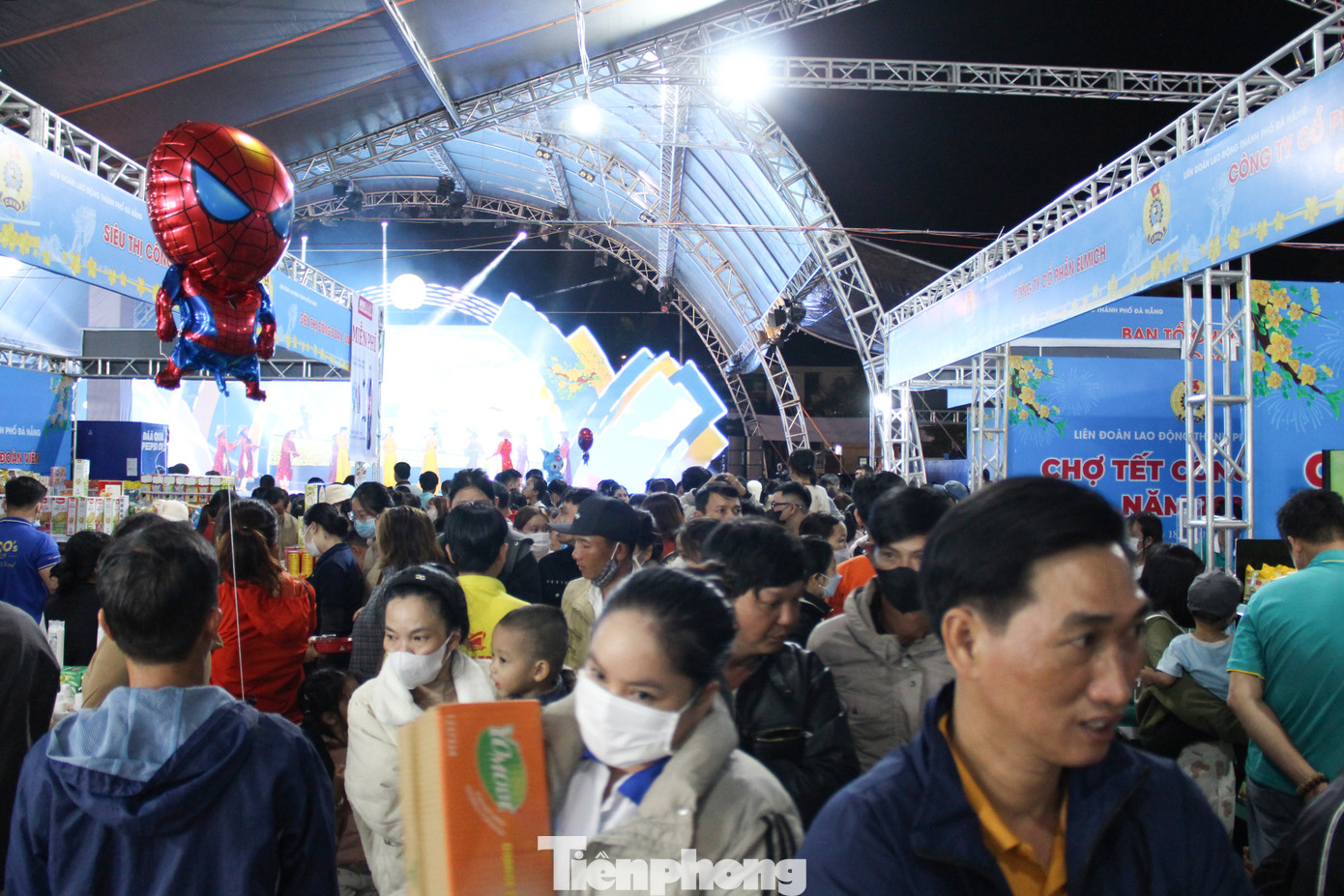 Chợ Tết công đoàn năm 2024 nằm trong chuỗi các hoạt động chăm lo Tết cho đoàn viên, người lao động của LĐLĐ thành phố với chủ đề “Tết Sum vầy - Xuân Sẻ chia”.