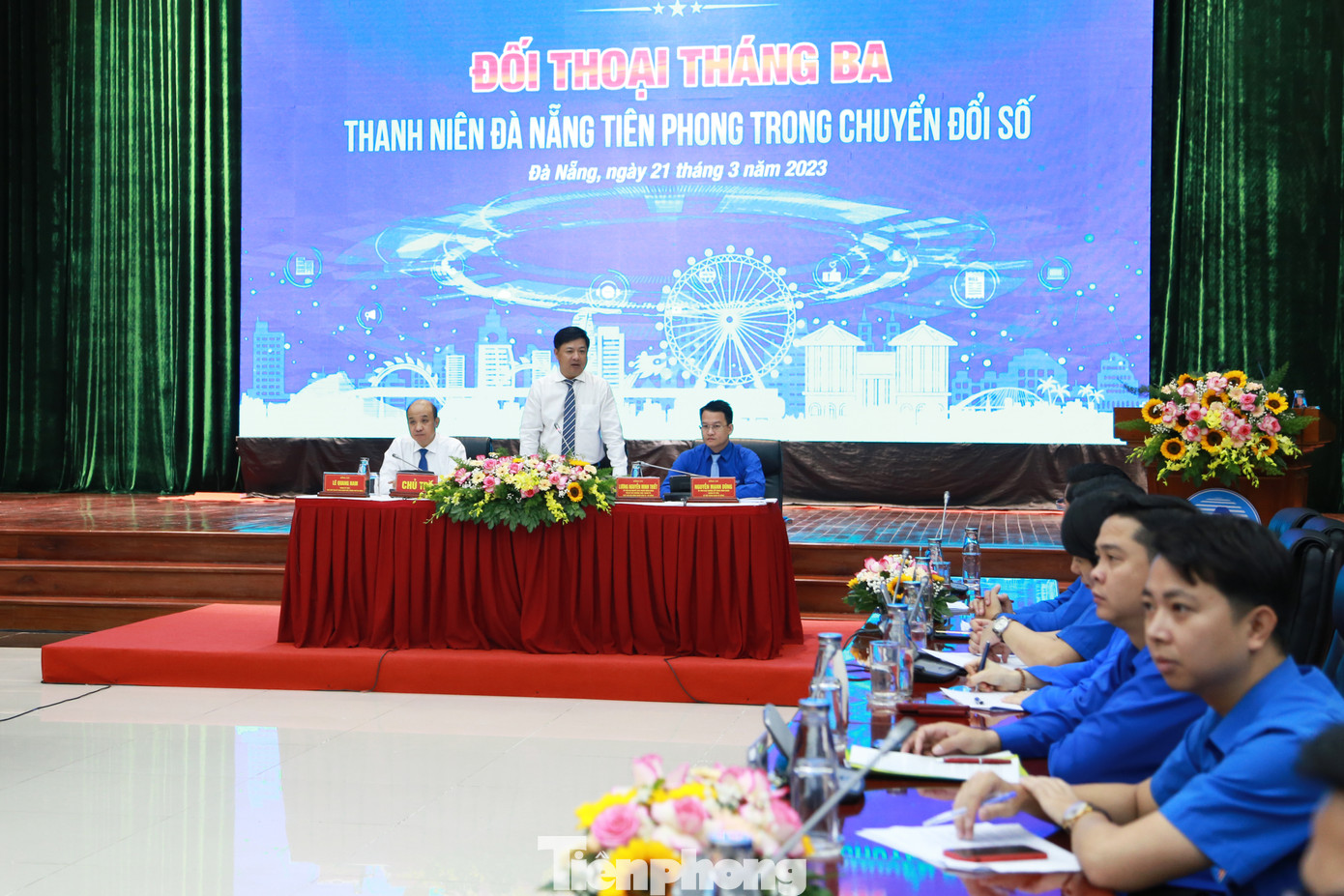 Ngày đêm giúp dân 'gỡ khó' ảnh 3