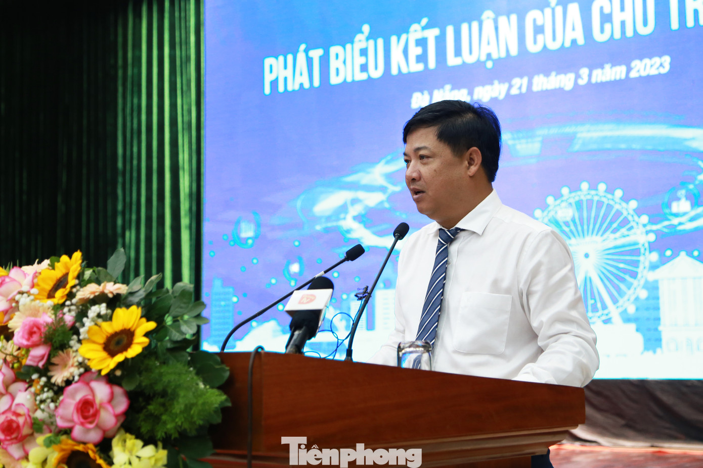 Phó Bí thư Thành ủy Đà Nẵng Lương Nguyễn Minh Triết đánh giá thanh niên là lực lượng nòng cốt trong chuyển đổi số, đóng vai trò quan trọng trong hỗ trợ chuyển đổi số cộng đồng. Ảnh: Giang Thanh