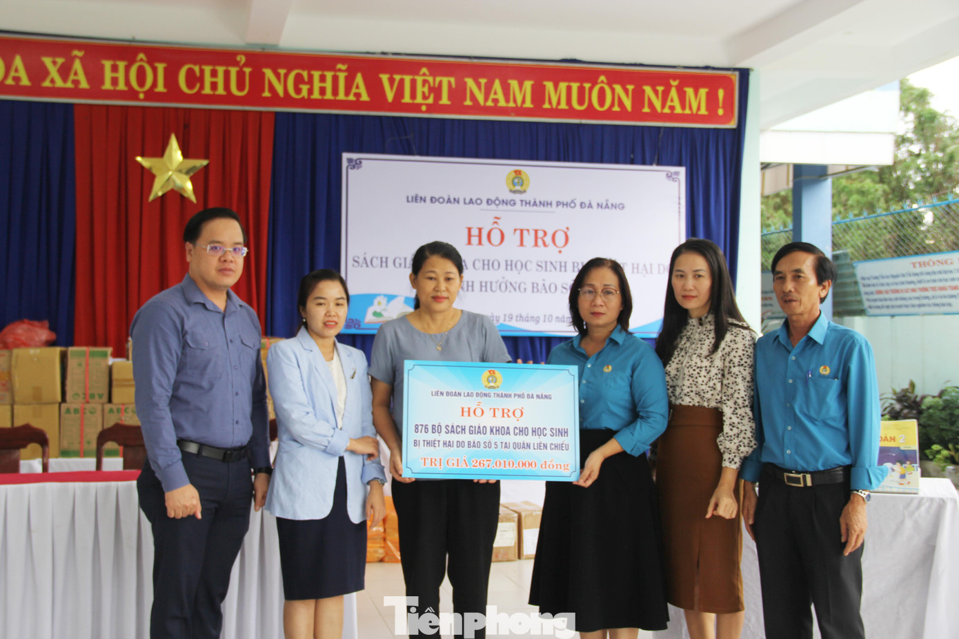 Đợt mưa ngập vừa qua khiến nhiều trường chịu ảnh hưởng nặng nề, hàng trăm học sinh bị cuốn trôi sách vở, đồ dùng học tập... Ảnh: Giang Thanh Đợt mưa ngập vừa qua khiến nhiều trường chịu ảnh hưởng nặng nề, hàng trăm học sinh bị cuốn trôi sách vở, đồ dùng học tập... Ảnh: Giang Thanh