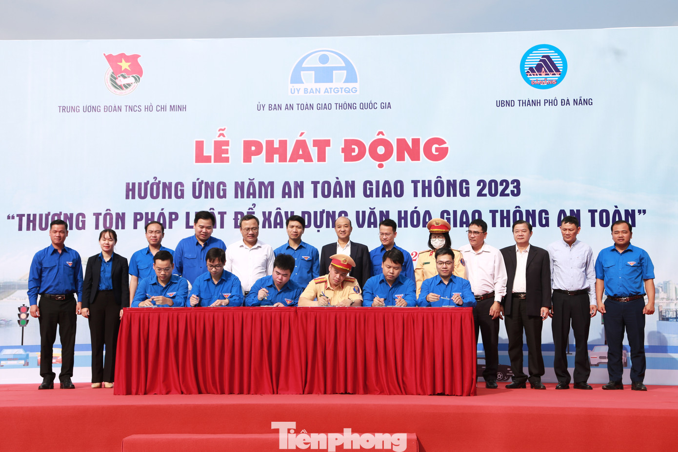 Đoàn thanh niên 6 đơn vị kí cam kết hưởng ứng Năm An toàn giao thông 2023 Đoàn thanh niên 6 đơn vị kí cam kết hưởng ứng Năm An toàn giao thông 2023