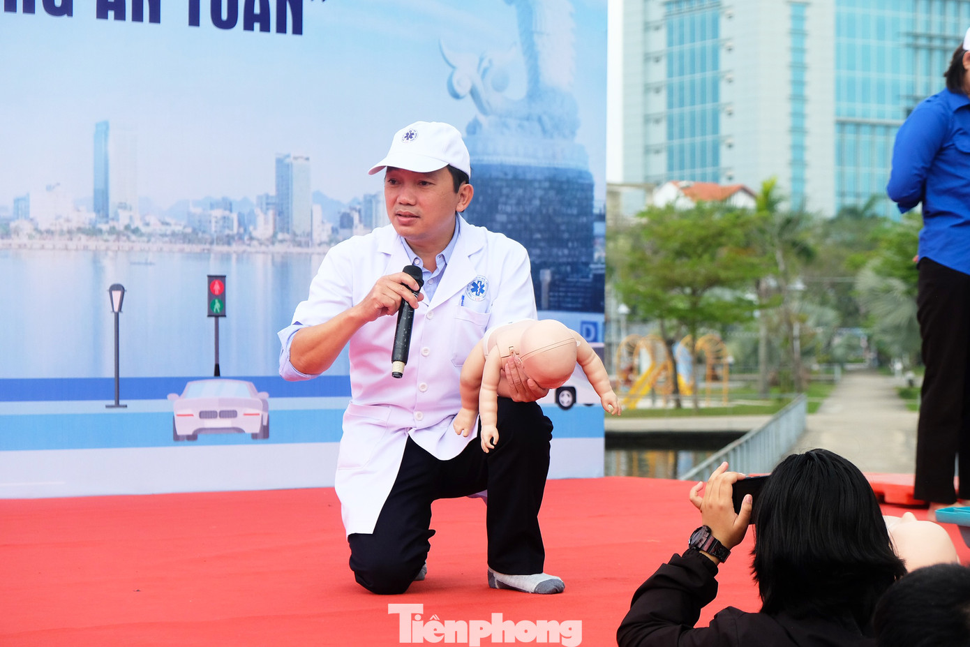 Đoàn viên, thanh thiếu nhi tham gia các hoạt động trong khuôn khổ lễ phát động hưởng ứng năm an toàn giao thông 2023 như vẽ tranh, diễn đàn, tập huấn sơ cấp cứu... Đoàn viên, thanh thiếu nhi tham gia các hoạt động trong khuôn khổ lễ phát động hưởng ứng năm an toàn giao thông 2023 như vẽ tranh, diễn đàn, tập huấn sơ cấp cứu...