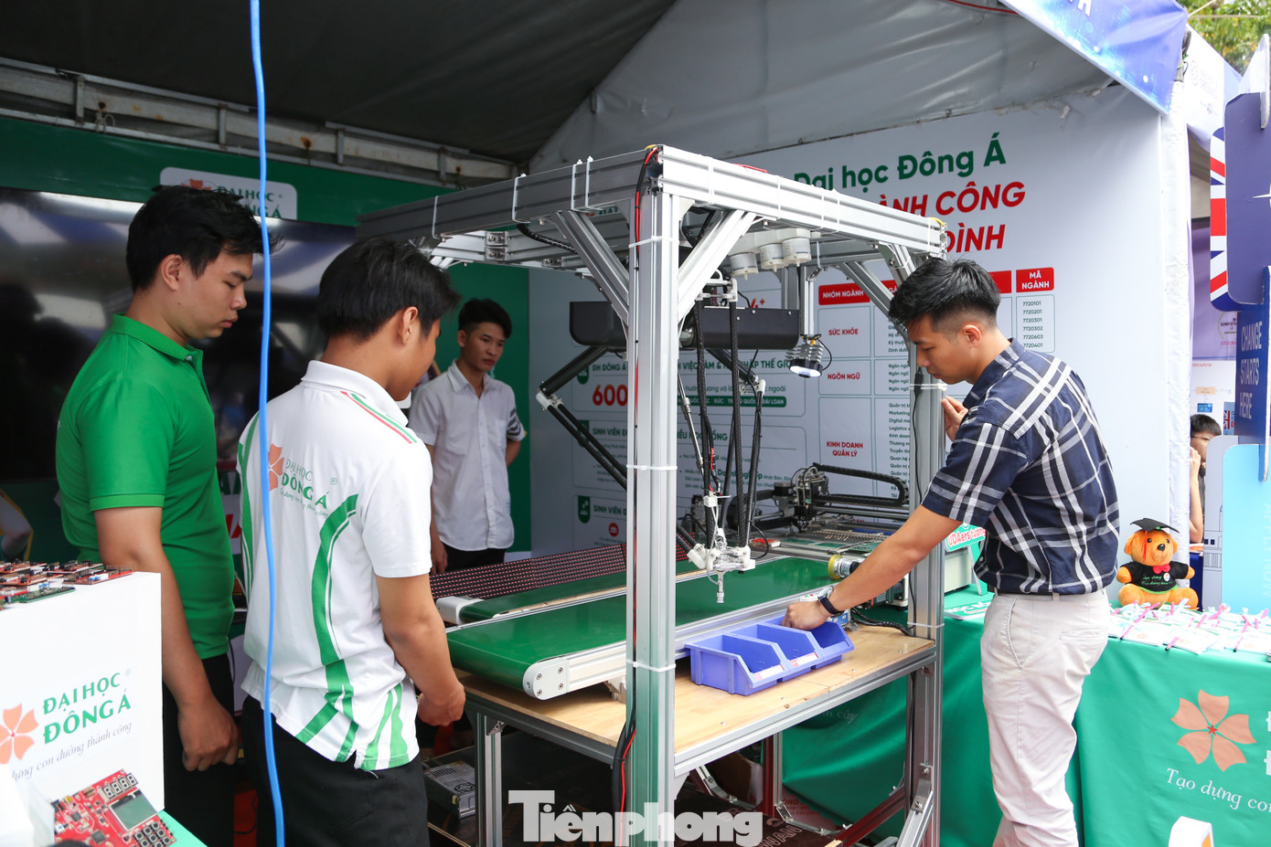 Ông Lê Sơn Phong - Phó Giám đốc Sở TT&amp;TT TP. Đà Nẵng, đánh giá, từ năm 2021 đến nay, khi công cuộc chuyển đổi số trên toàn thành phố diễn ra mạnh mẽ, lực lượng ĐVTN đã tích cực tham gia và góp phần lan tỏa chuyển đổi số trong cộng đồng.