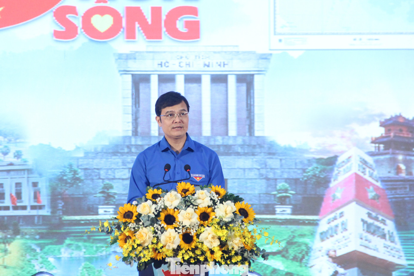 &quot;Bảo vệ vững chắc chủ quyền thiêng liêng của Tổ quốc không chỉ là nghĩa vụ, trách nhiệm cao cả mà còn là vinh dự của mỗi người dân Việt Nam&quot;, anh Bùi Quang Huy nhắn gửi..