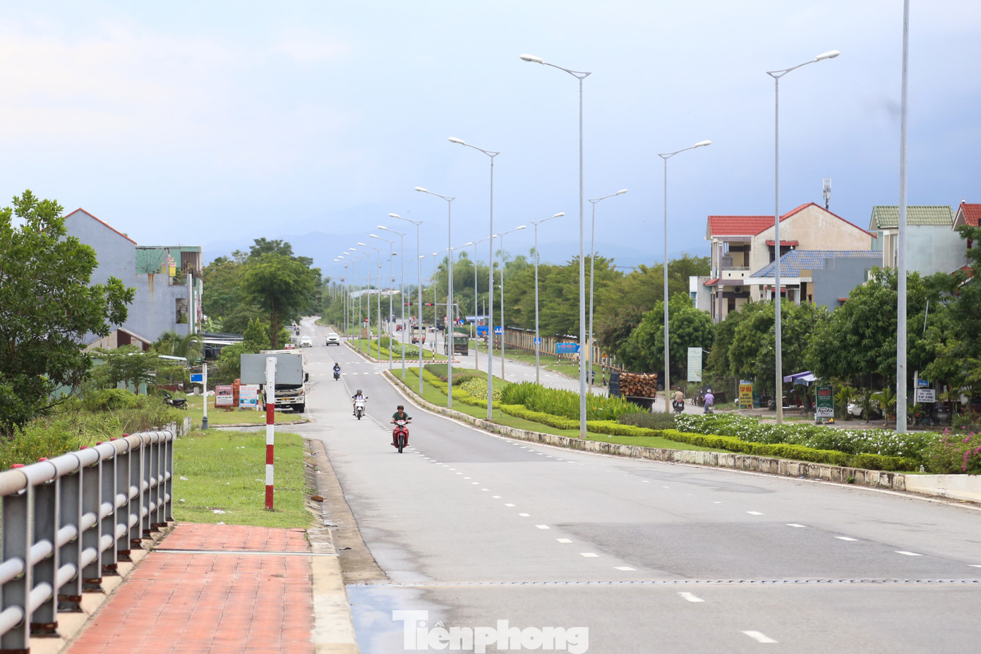 Điểm nhấn của phân khu là khu vực cửa ngõ phía Nam thành phố, nằm tại vị trí nút giao Quốc lộ 1A và đường Nam Kỳ Khởi Nghĩa, đóng vai trò quan trọng kết nối vùng, trung chuyển hàng hóa và các hoạt động kinh tế - xã hội ở khu vực này.