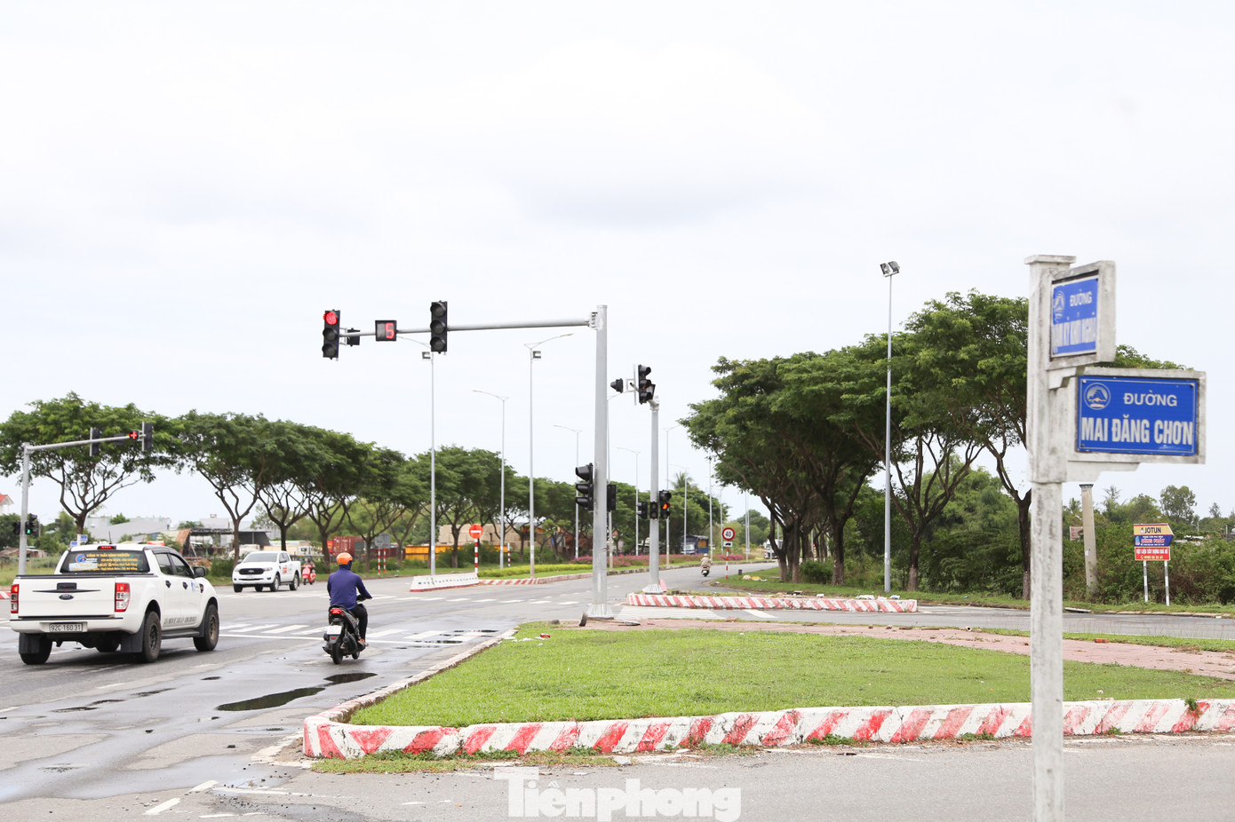 Ba điểm nhấn của khu vực định hướng không gian, tạo nét đặc trưng và nhận diện của phân khu đó là: Khu vực nút giao đường Mai Đăng Chơn - Nam Kỳ Khởi Nghĩa, Khu vực nút giao đường Trần Đại Nghĩa - Nam Kỳ Khởi Nghĩa và Làng Đại học Đà Nẵng.