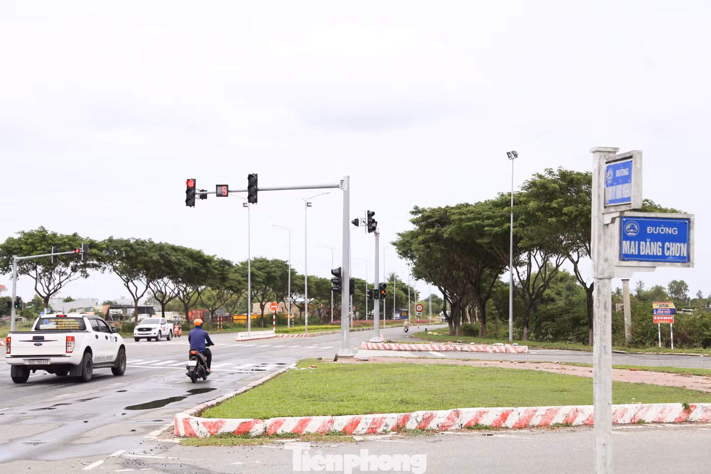 Ba điểm nhấn của khu vực định hướng không gian, tạo nét đặc trưng và nhận diện của phân khu đó là: Khu vực nút giao đường Mai Đăng Chơn - Nam Kỳ Khởi Nghĩa, Khu vực nút giao đường Trần Đại Nghĩa - Nam Kỳ Khởi Nghĩa và Làng Đại học Đà Nẵng.