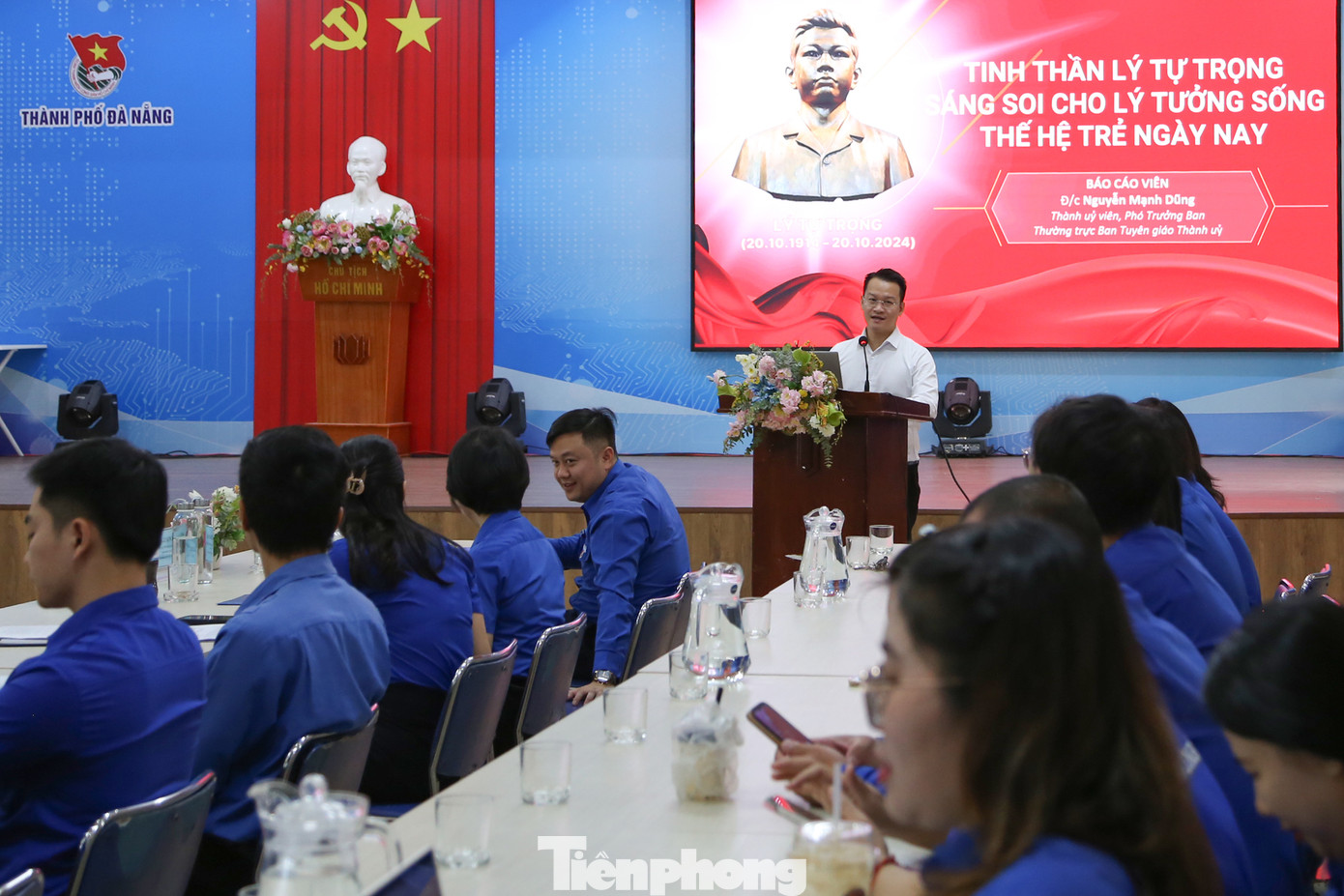 Phó Trưởng Ban Thường trực Ban Tuyên giáo Thành ủy Đà Nẵng Nguyễn Mạnh Dũng chia sẻ về cuộc đời và sự nghiệp của anh hùng Lý Tự Trọng. Phó Trưởng Ban Thường trực Ban Tuyên giáo Thành ủy Đà Nẵng Nguyễn Mạnh Dũng chia sẻ về cuộc đời và sự nghiệp của anh hùng Lý Tự Trọng.