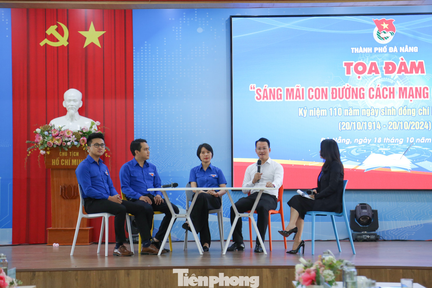 Các khách mời chia sẻ về sự lan tỏa tinh thần Lý Tự Trọng trong thế hệ trẻ. Các khách mời chia sẻ về sự lan tỏa tinh thần Lý Tự Trọng trong thế hệ trẻ.