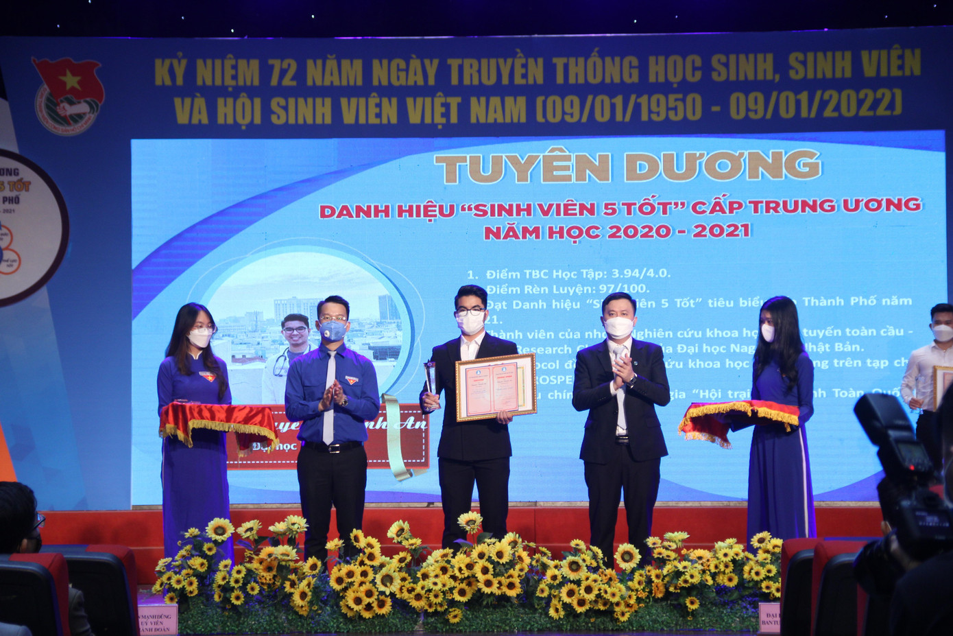 Năm nay, Đà Nẵng có 6 cá nhân và 8 tập thể đạt danh hiệu Sinh viên 5 tốt cấp TƯ