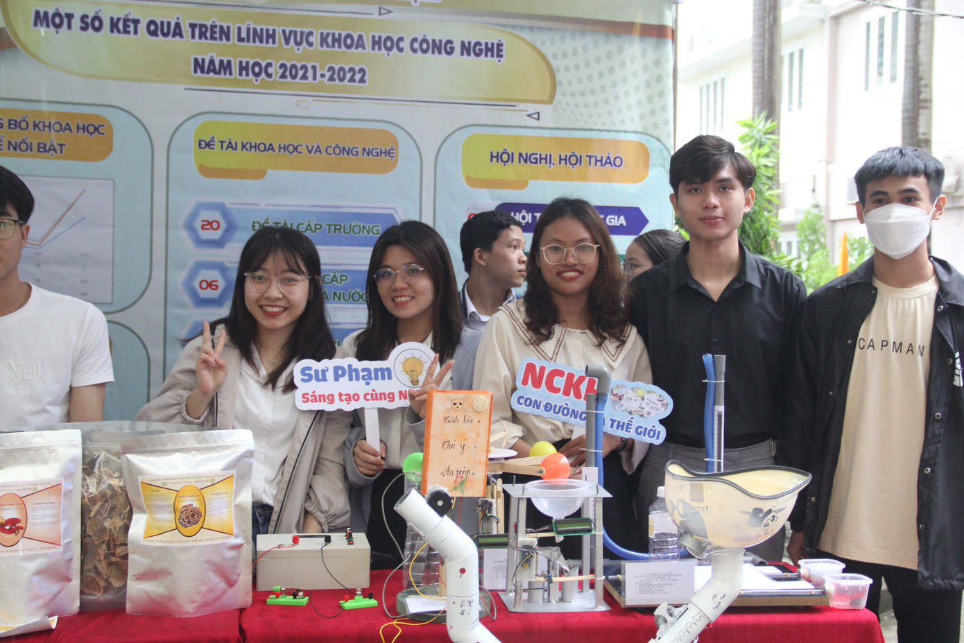 Nhiệm kỳ qua, các hoạt động hỗ trợ sinh viên nghiên cứu khoa học được quan tâm, kết nối để thương mại hóa sản phẩm của sinh viên. Nhiệm kỳ qua, các hoạt động hỗ trợ sinh viên nghiên cứu khoa học được quan tâm, kết nối để thương mại hóa sản phẩm của sinh viên.