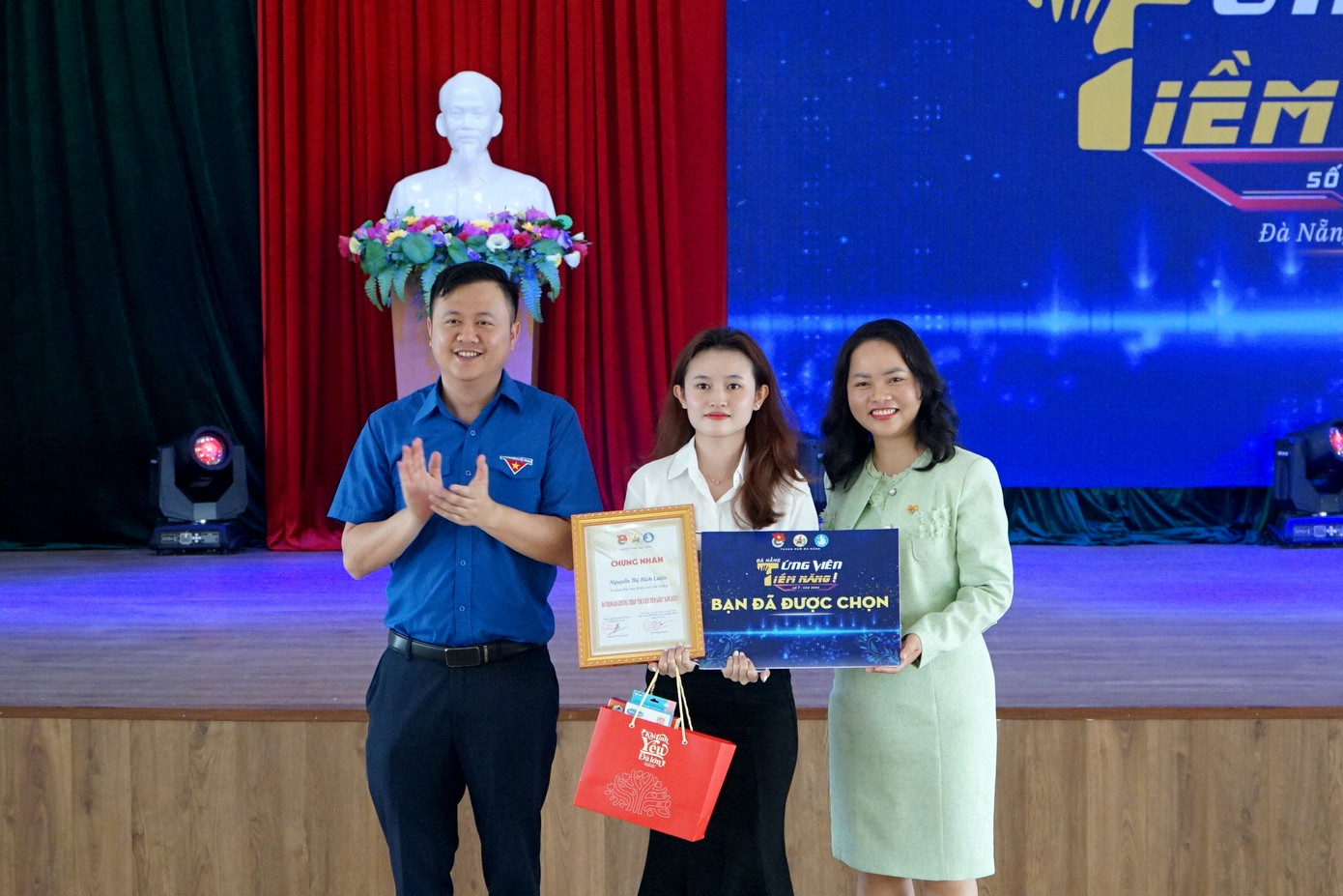 Ứng viên tiềm năng là chương trình kết nối các sinh viên đạt danh hiệu 'Sinh viên 5 tốt' với các nhà tuyển dụng. Ứng viên tiềm năng là chương trình kết nối các sinh viên đạt danh hiệu 'Sinh viên 5 tốt' với các nhà tuyển dụng.