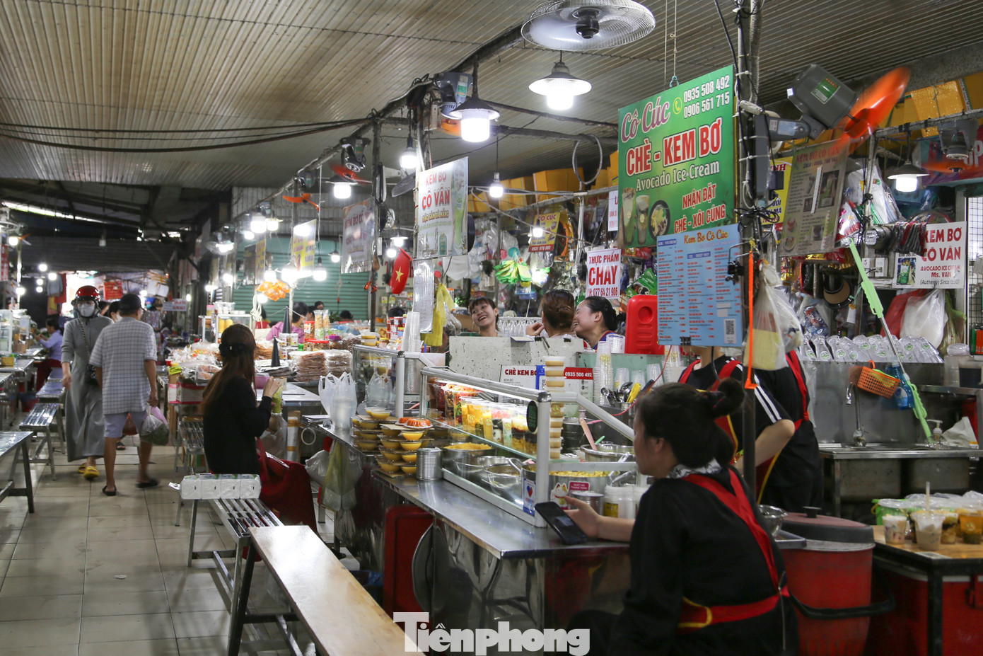 Mới đây, UBND TP. Đà Nẵng có văn bản tăng cường triển khai đề án chợ điểm du lịch trên địa bàn. Trong đó, Sở Công Thương có trách nhiệm phối hợp với các sở, ngành địa phương đẩy mạnh hình thành chợ điểm phục vụ du lịch; sắp xếp, tổ chức hoạt động kinh doanh theo hướng văn minh; chỉnh trang, nâng cấp các hạng mục hạ tầng xuống cấp, tạo thuận lợi cho tiểu thương buôn bán cũng như phát triển chợ du lịch.