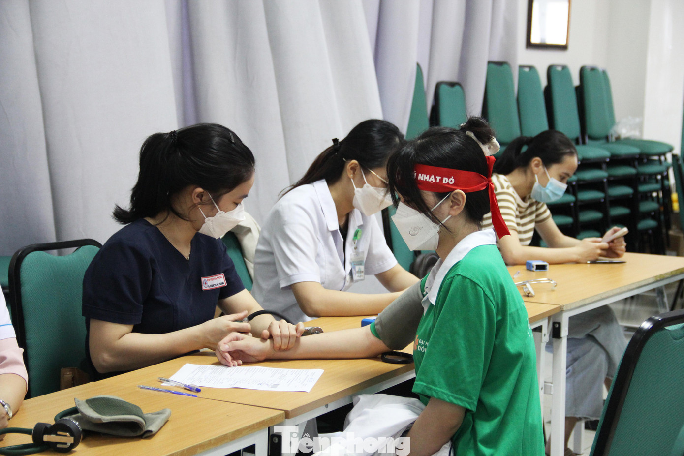 Tính riêng từ năm 2018 đến nay, Đoàn trường Đại học Đông Á đã vận động và thu về gần 4000 đơn vị máu phục vụ công tác cấp cứu và điều trị, trong đó, có 975 đơn vị hiến máu, tiểu cầu máu khẩn cấp, 112 đơn vị máu hiếm. Tính riêng từ năm 2018 đến nay, Đoàn trường Đại học Đông Á đã vận động và thu về gần 4000 đơn vị máu phục vụ công tác cấp cứu và điều trị, trong đó, có 975 đơn vị hiến máu, tiểu cầu máu khẩn cấp, 112 đơn vị máu hiếm.