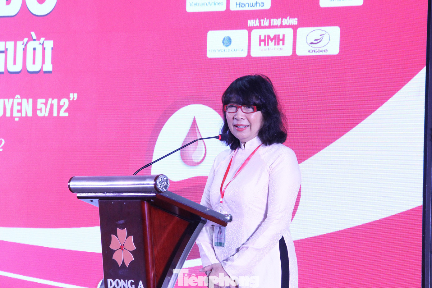 Theo cô Nguyễn Thị Anh Đào, Hiệu trưởng Đại học Đông Á, sinh viên Đông Á chưa tham gia hiến máu một lần thì chưa có tuổi thanh xuân rực rỡ Theo cô Nguyễn Thị Anh Đào, Hiệu trưởng Đại học Đông Á, sinh viên Đông Á chưa tham gia hiến máu một lần thì chưa có tuổi thanh xuân rực rỡ