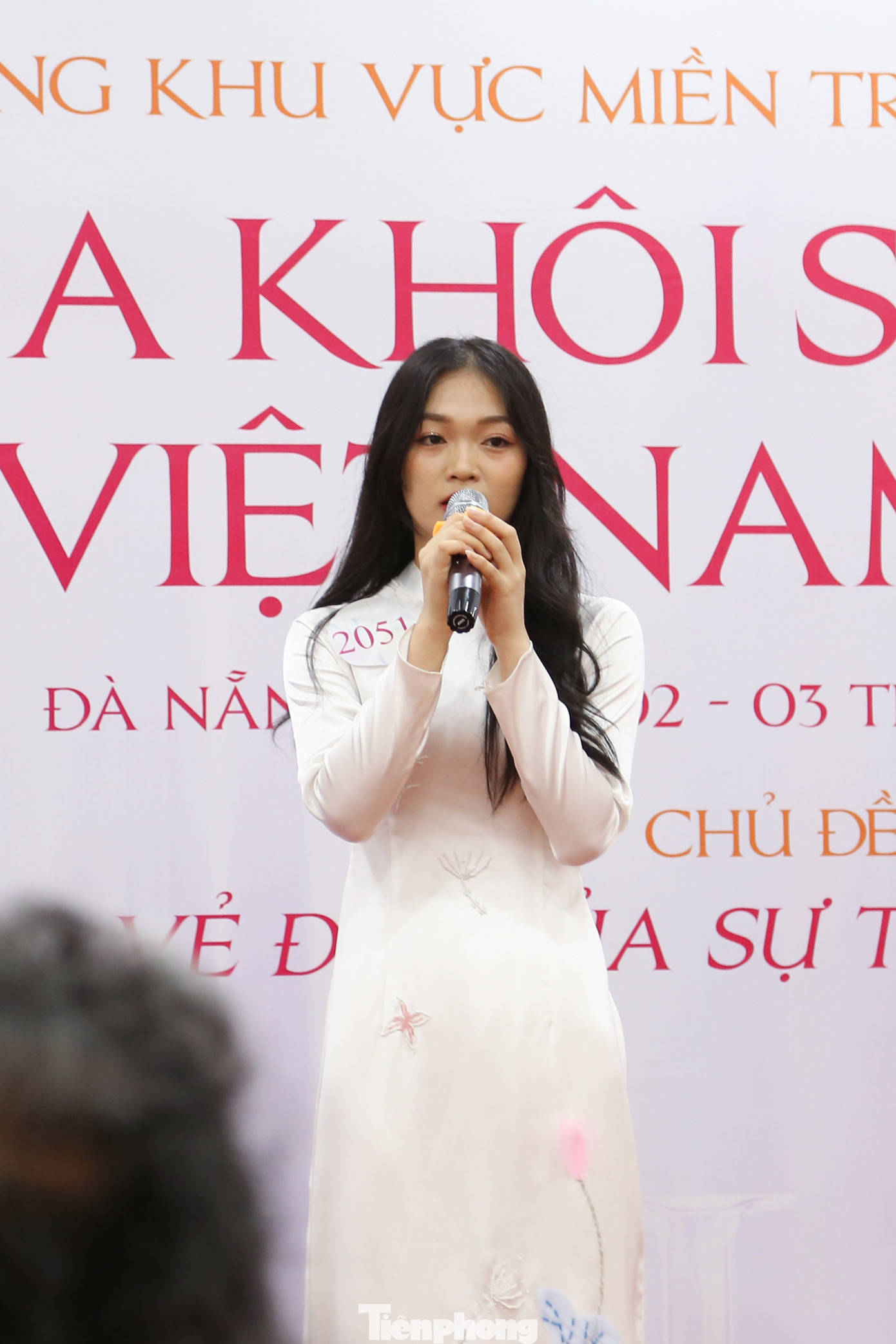 Mỗi thí sinh có khoảng 5 phút để giới thiệu về bản thân, bộc lộ cá tính cũng như đam mê, mong muốn của mình khi đến với Hoa khôi Sinh viên Việt Nam 2023.