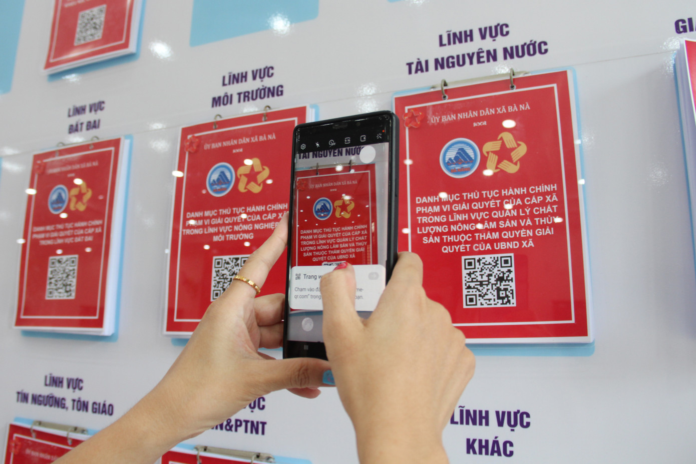 "Đội hình tình nguyện này sẽ được duy trì thường xuyên để hỗ trợ tối đa cho người dân, phát huy tinh thần xung kích, tình nguyện của đoàn viên thanh niên, góp phần triển khai hiệu quả mô hình chính quyền địa phương 2 cấp", anh Hùng nói.