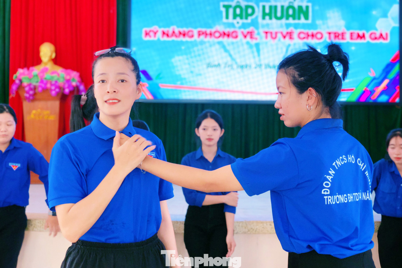 Những lớp học tự vệ của cô giáo Thủy trong Chiến dịch Mùa hè xanh đặc biệt thu hút học sinh