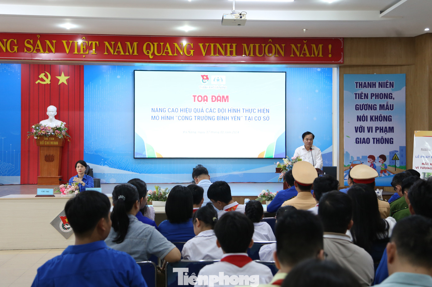 Các đại biểu góp ý để phát triển mô hình.