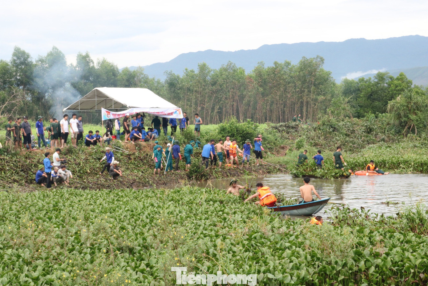 Ngày 23/6, Thành Đoàn Đà Nẵng phát động chiến dịch Mùa hè Xanh và tổ chức Ngày hội Thanh niên Đà Nẵng chung tay bảo vệ môi trường, xây dựng nông thôn mới năm 2024. Ảnh: Giang Thanh.