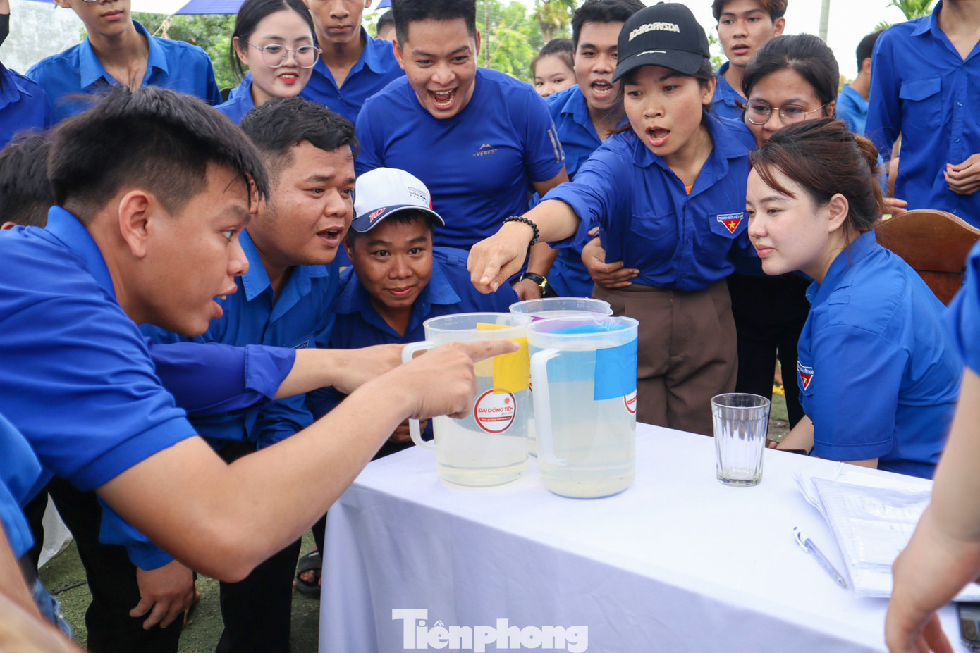 Ngoài ra, tại Ngày hội Thanh niên Đà Nẵng chung tay bảo vệ môi trường, xây dựng nông thôn mới năm 2024, nhiều hoạt động như tập huấn với chủ đề Lối sống xanh - Hành vi xanh, thi Rung chuông vàng Tìm hiểu kiến thức về bảo vệ môi trường, thi thuyết trình các ý tưởng thiết kế Góc xanh thanh niên, thi các trò chơi nhỏ về nội dung bảo vệ môi trường… được tổ chức, thu hút sự tham gia của đông đảo đoàn viên thanh niên.
