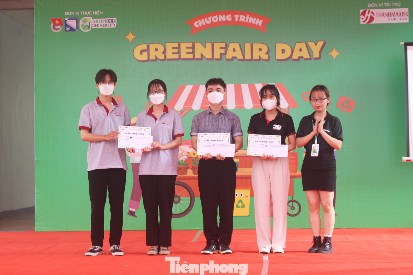 BTC Dự án Green University DUE trao phần thưởng cho các đơn vị, cá nhân chiến thắng trong "Thử thách sống xanh cùng bình nước sạch" BTC Dự án Green University DUE trao phần thưởng cho các đơn vị, cá nhân chiến thắng trong "Thử thách sống xanh cùng bình nước sạch"