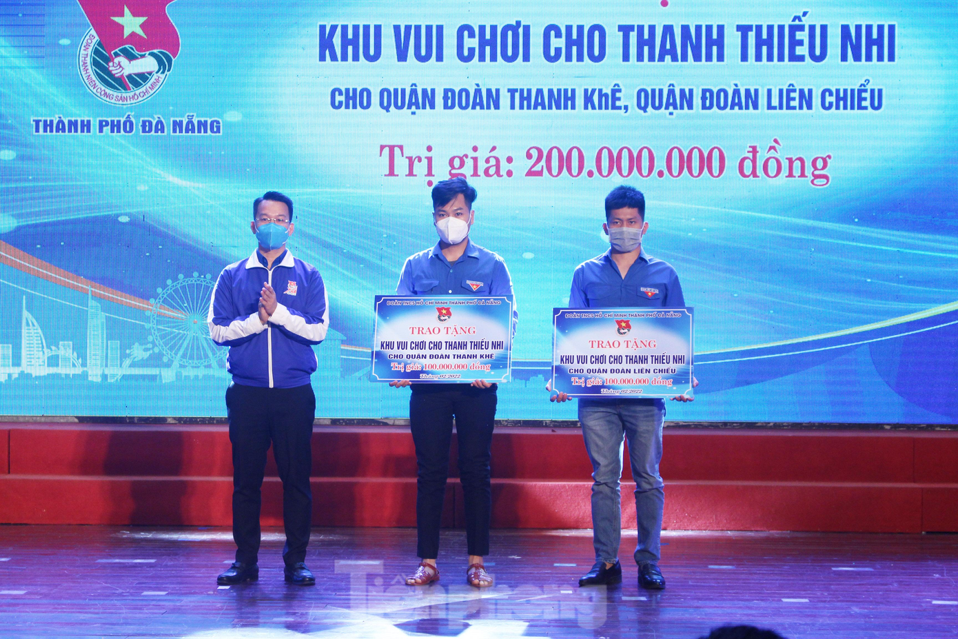 Thành Đoàn Đà Nẵng trao 2 khu vui chơi cho thanh thiếu nhi cho Huyện đoàn Hòa Vang và Quận đoàn Liên Chiểu (trị giá 200 triệu đồng)