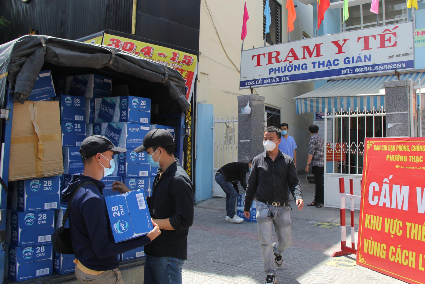 Trong thời gian tới, chương trình sẽ tiếp tục đổi lan lấy lương thực, thực phẩm để hỗ trợ các hộ đang sống trong khu phong tỏa Trong thời gian tới, chương trình sẽ tiếp tục đổi lan lấy lương thực, thực phẩm để hỗ trợ các hộ đang sống trong khu phong tỏa