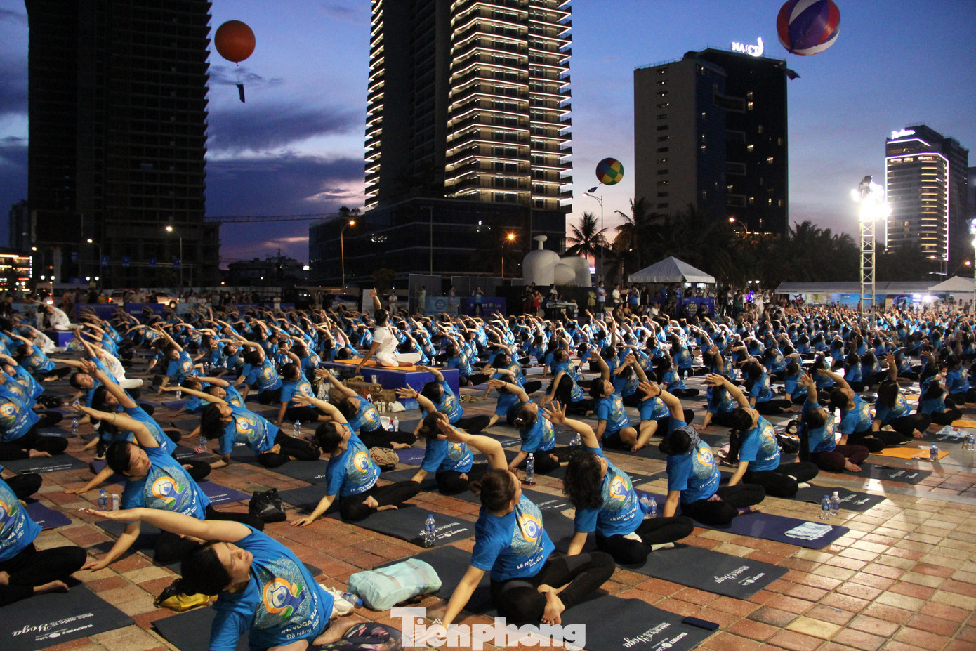 Năm nay, Lễ hội Yoga quốc tế Đà Nẵng diễn ra trong 2 ngày (11/6 và 12/6) tại công viên Biển Đông thu hút hơn 2.000 người yêu mến Yoga đang học tập, làm việc, sinh sống tại Đà Nẵng. Ảnh: Giang Thanh