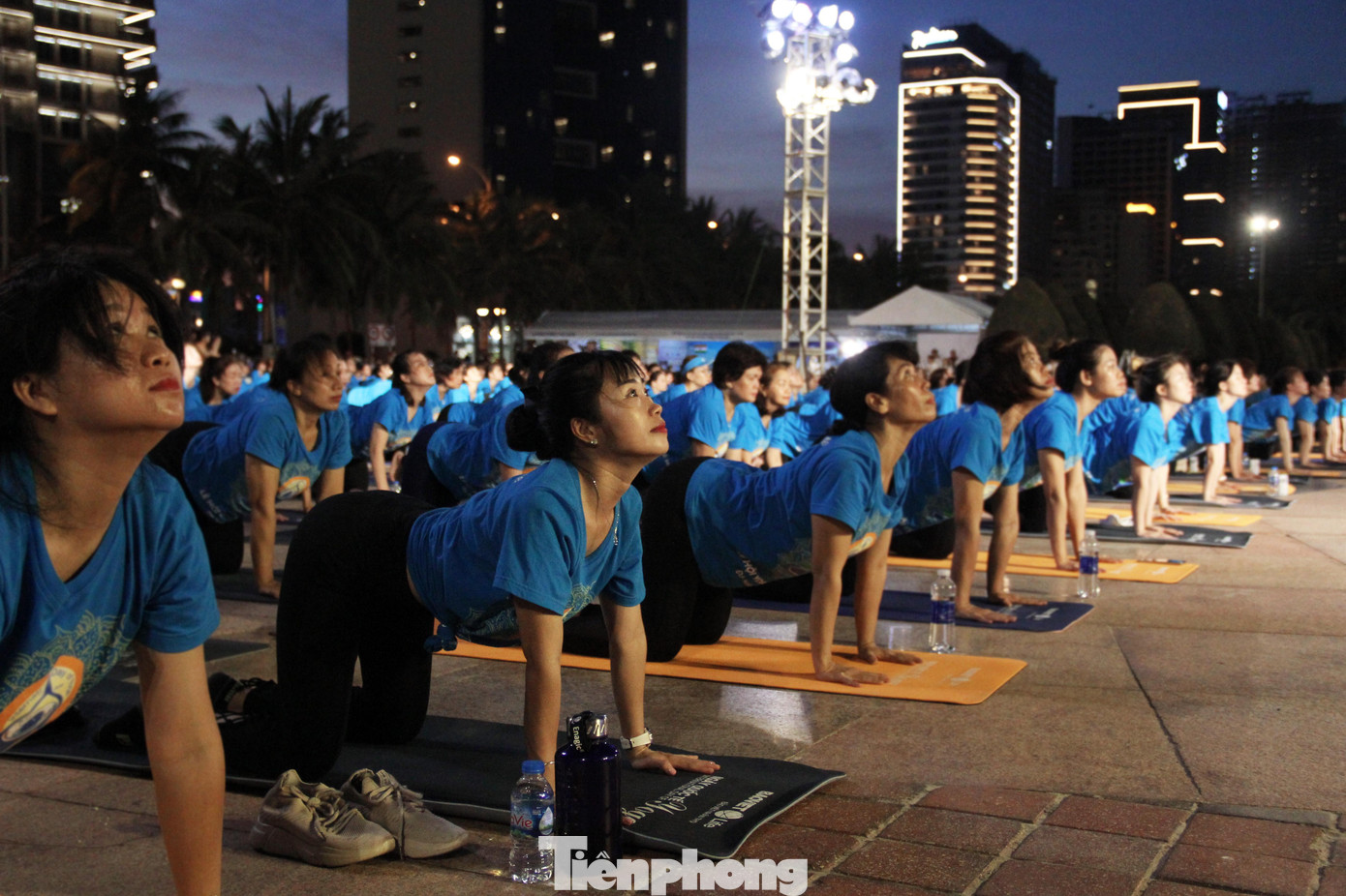 Tập yoga nhiều năm nay, bà Phạm Thị Phương Thảo (phường Thanh Bình, quận Hải Châu) thường xuyên tham gia lễ hội yoga các năm. "Tập bộ môn này giữ cho tôi có tinh thần vững chắc và sức khoẻ tốt. Đợt COVID-19 vừa rồi, yoga cũng là cứu cánh để tôi có thể vượt qua những ngày giãn cách xã hội và hồi phục sau khi mắc bệnh", bà Thảo nói.