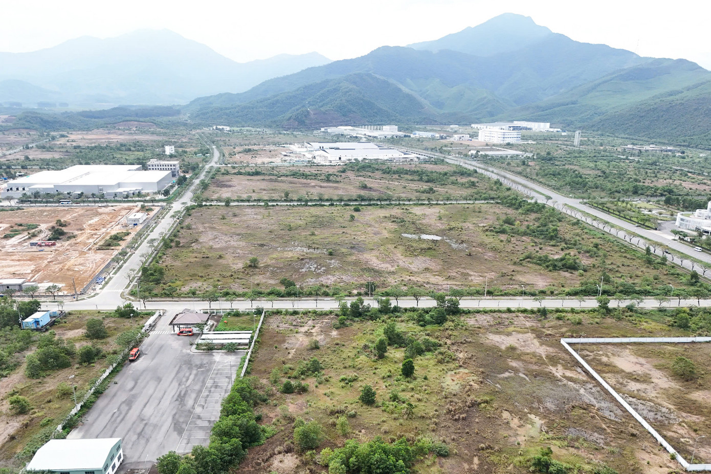 Phân khu này được chia thành 4 khu đô thị (các khu CN1, CN2, CN3, CN4 theo mô hình đô thị nhỏ của quy hoạch chung); với 15 đơn vị ở, 6 khu chức năng (4 công nghiệp; 1 công nghiệp công nghệ thông tin và 1 nghĩa trang).