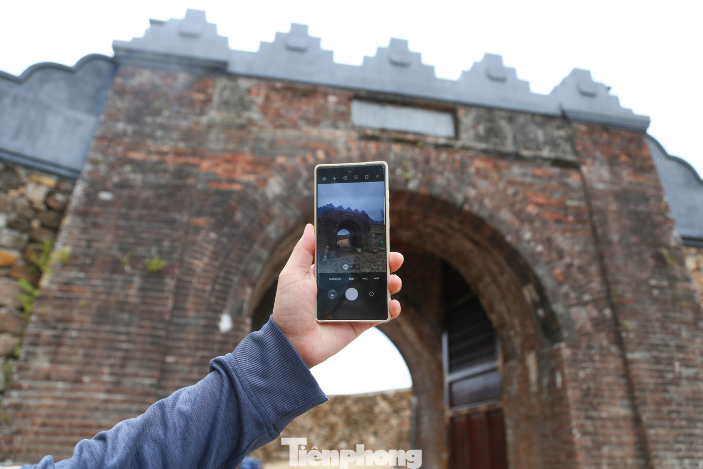 Hai hạng mục quan trọng của di tích là Hải Vân quan và Thiên hạ Đệ nhất Hùng quan được trùng tu bằng gạch vồ, tháo dỡ toàn bộ lô cốt phía trên và giữ nguyên kết cấu vòm cuốn từ thời nhà Nguyễn. Cổng thành được phục dựng với chất liệu gỗ lim, phần ốp và tay nắm bằng đồng.