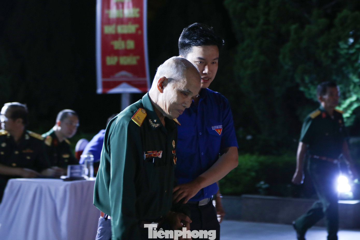 Được biết, nhân kỉ niệm 77 năm Ngày Thương binh Liệt sĩ (27/7/1947 - 27/7/2024), các cấp bộ Đoàn trên địa bàn Đà Nẵng trao tặng 790 suất quà cho các Mẹ Việt Nam Anh hùng, các thương binh, bệnh binh, gia đình có công cách mạng, với kinh phí 390 triệu đồng. Trong đó, Thành Đoàn Đà Nẵng trao 10 suất quà, mỗi suất trị giá 1 triệu đồng và các cấp bộ Đoàn trao 780 suất quà, mỗi suất trị giá 500 nghìn đồng.