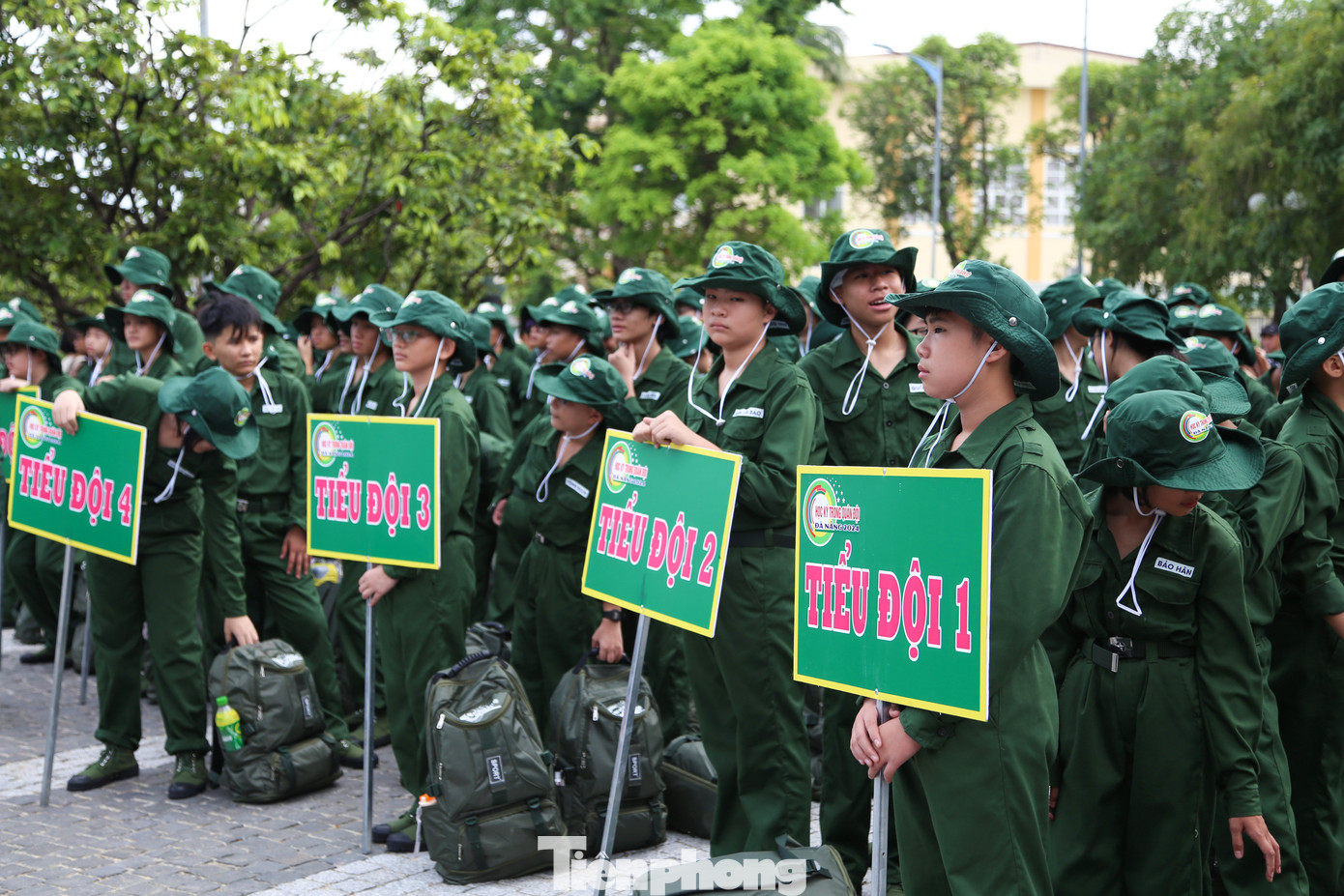 Sáng 8/6, Thành Đoàn Đà nẵng tổ chức xuất quân chương trình Học kỳ trong quân đội đợt 1 năm 2024 với sự tham gia của 150 chiến sĩ nhí. Các em đều là học sinh các trường THPT, THCS trên địa bàn và các tỉnh thành lân cận. Ảnh: Giang Thanh