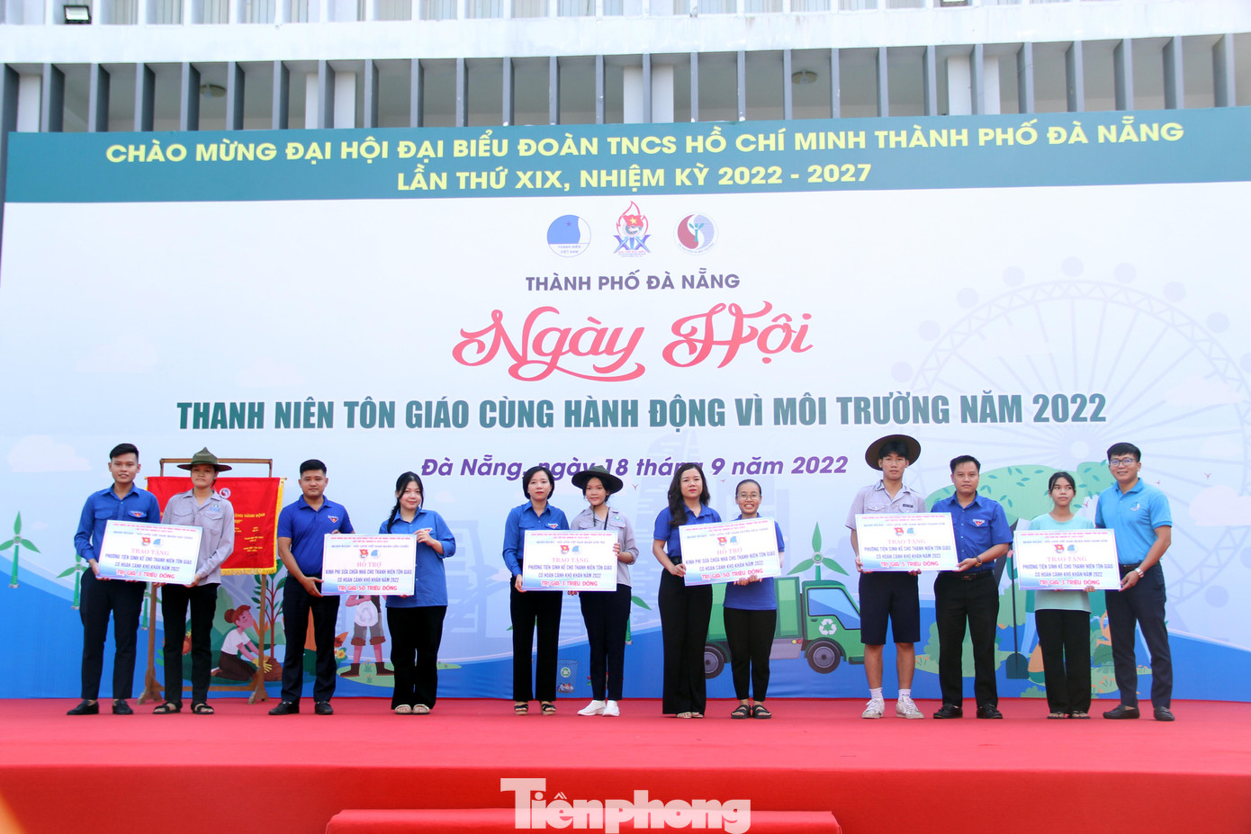 Trao phương tiện sinh kế và hỗ trợ sửa chữa nhà cho thanh niên tôn giáo có hoàn cảnh khó khăn