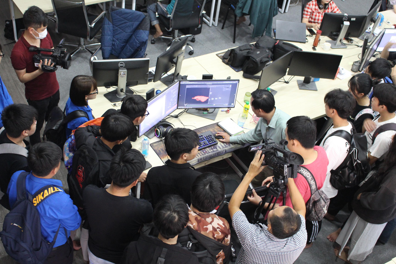 Sau năm đầu tiên tổ chức trong khuôn khổ Festival Khởi nghiệp đổi mới sáng tạo TP Đà Nẵng năm 2020 và nhận được phản hồi tốt từ học sinh, Thành Đoàn Đà Nẵng tiếp tục triển khai chương trình với quy mô rộng hơn. Ảnh: Giang Thanh