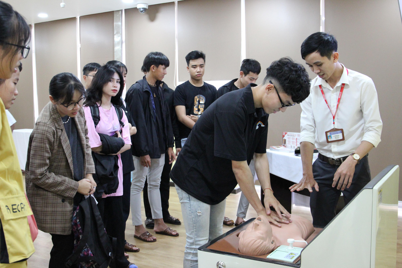 "Qua đó, chúng tôi mong muốn thúc đẩy tinh thần trải nghiệm nghiên cứu khoa học, khởi nghiệp đổi mới sáng tạo cho các em học sinh THPT trên địa bàn thành phố; hỗ trợ trang bị kiến thức, kỹ năng và hình thành tư duy về khởi nghiệp cho học sinh", anh Hùng cho hay.