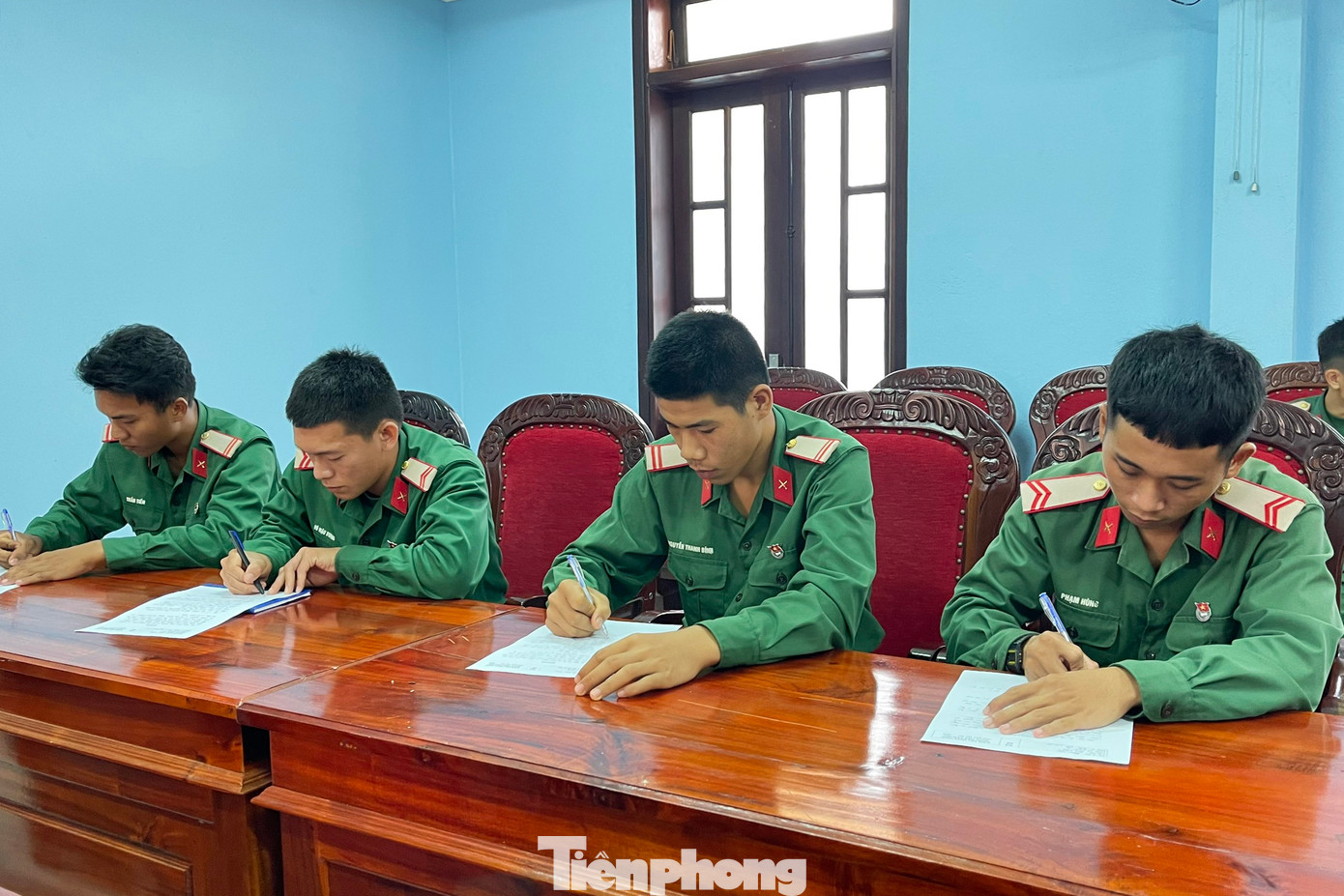 Đoàn kiểm tra, thăm các mô hình phổ biến giáo dục pháp luật ở Trung đoàn 143 (Sư đoàn Bộ binh 315, Quân khu 5)