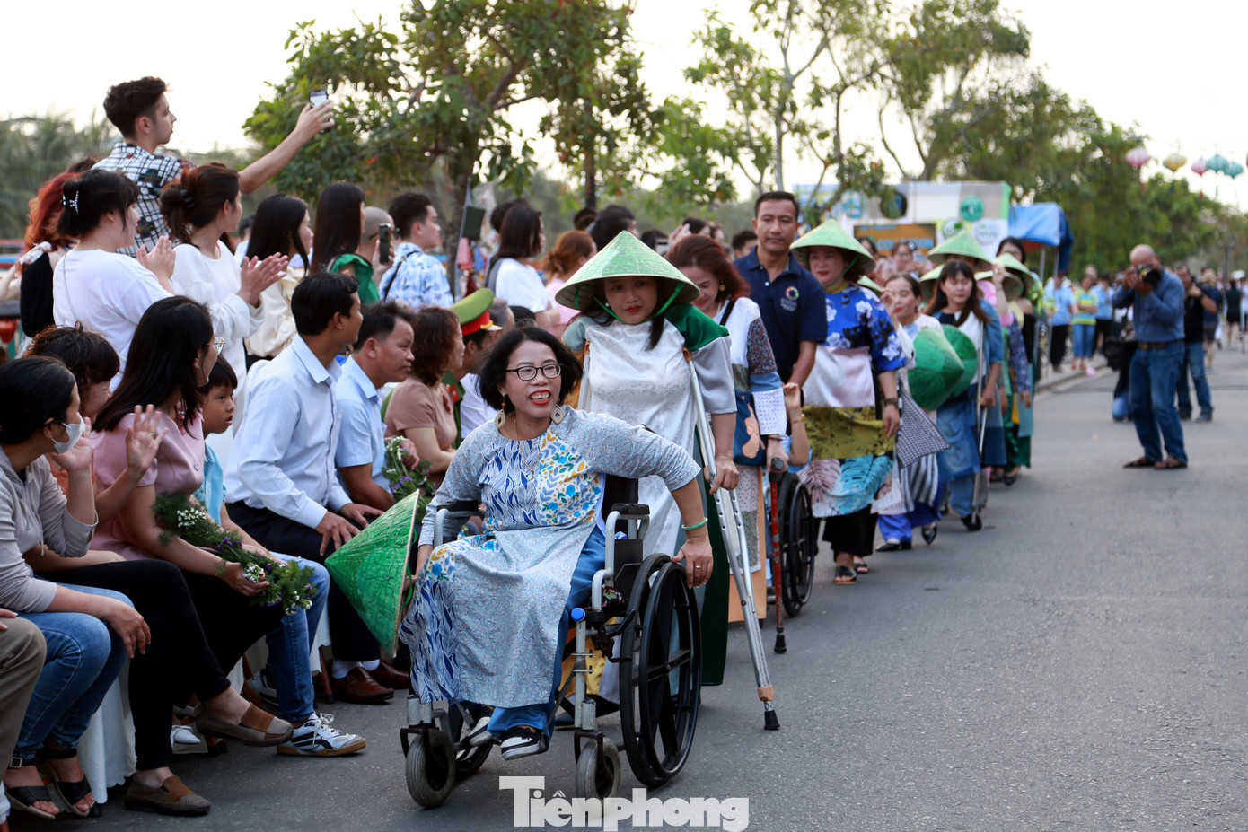 Đây chính là dịp để nhân dân và chính quyền thành phố thể hiện trách nhiệm của mình trong việc nâng cao nhận thức bảo vệ môi trường, góp phần vào nỗ lực chung của cả nước và thế giới trong việc ứng phó với biến đổi khí hậu.